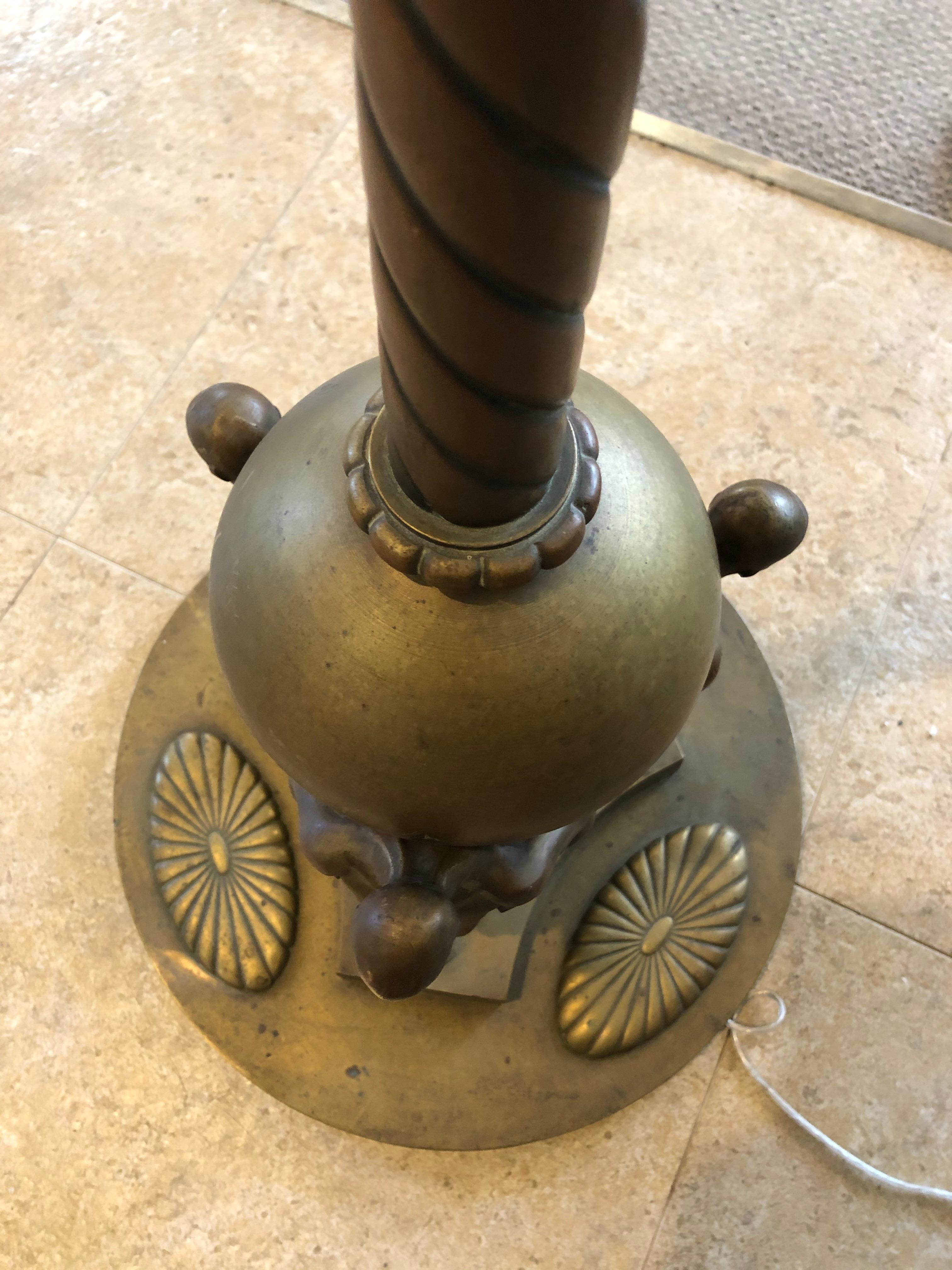 Masculino Jugendstil Musculoso Hombre desnudo Lámpara de pie de bronce en Bueno estado para la venta en Hopewell, NJ