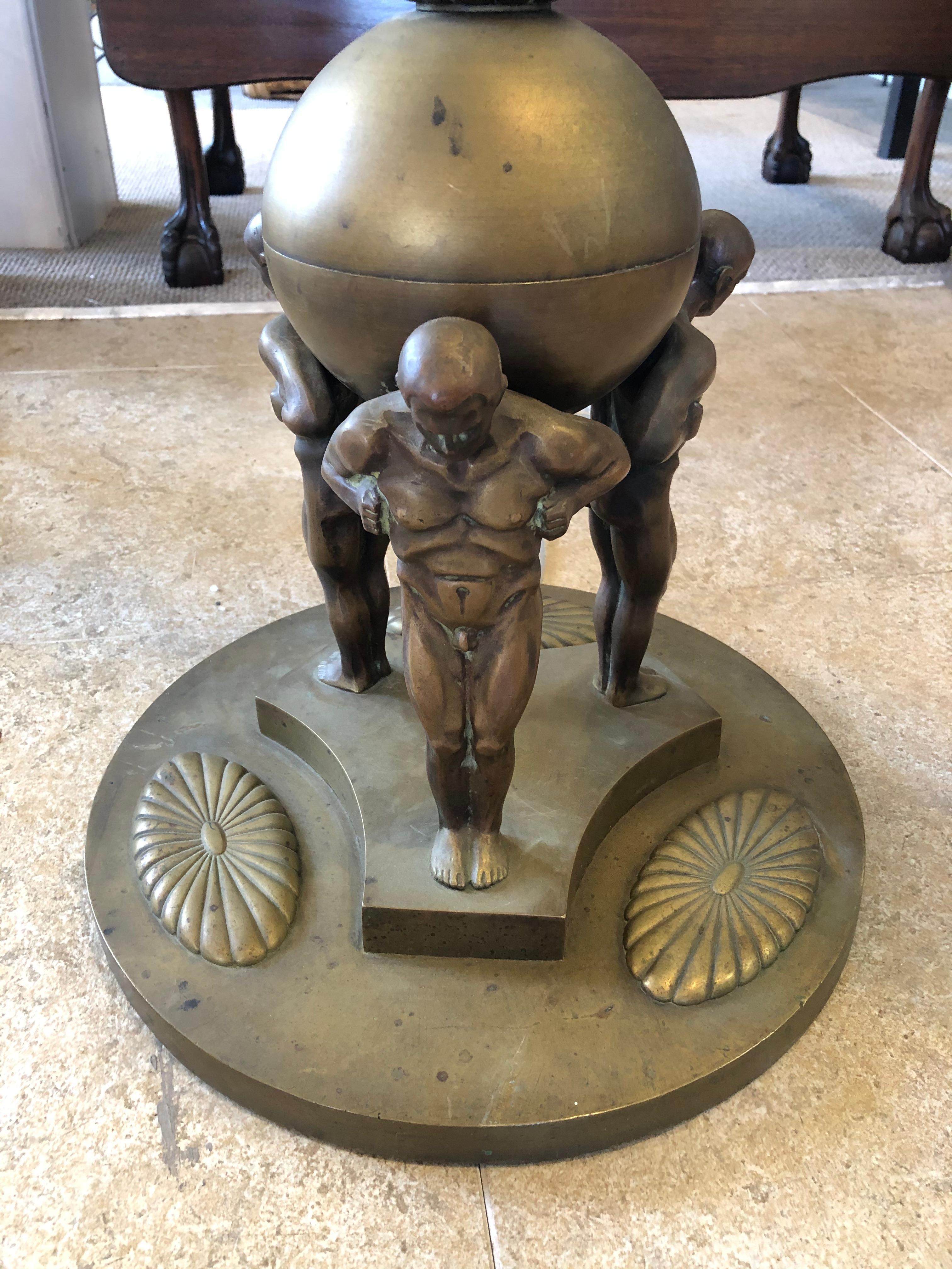 Masculino Jugendstil Musculoso Hombre desnudo Lámpara de pie de bronce en venta 1