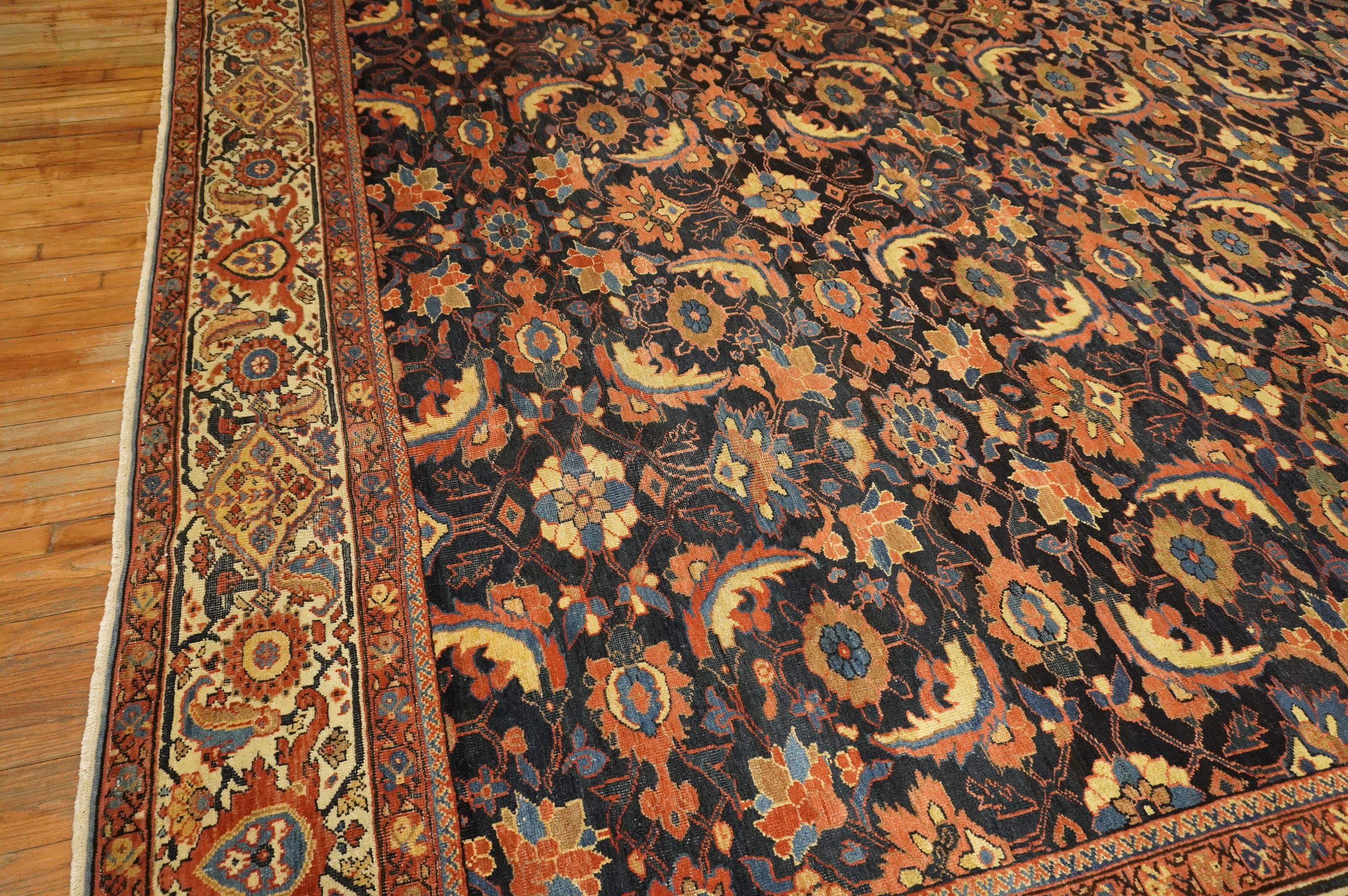 Masculine Large Antique Persian Mahal Sultanabad Rug, Early 20th Century For Sale 7