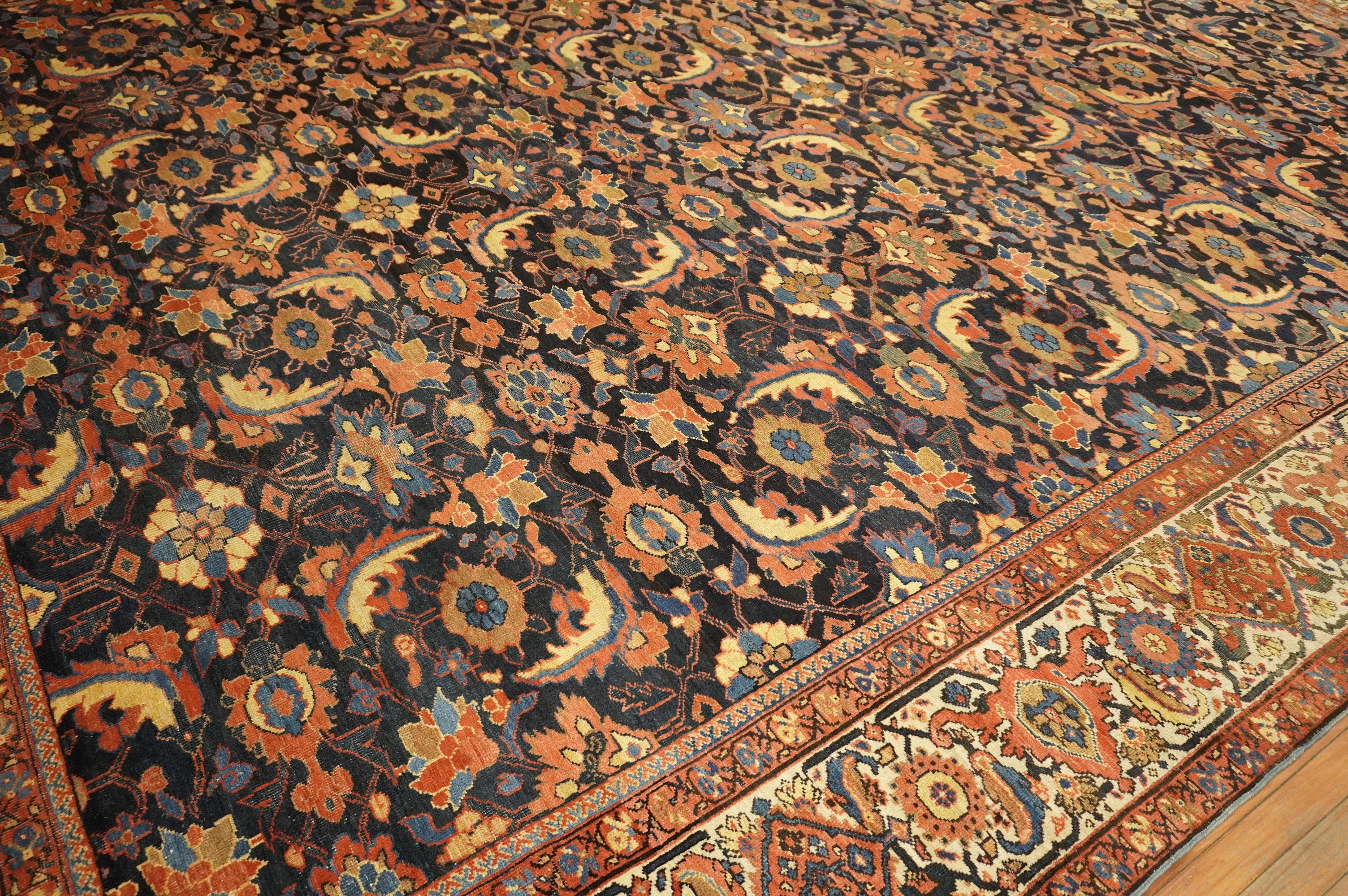 Masculine Large Antique Persian Mahal Sultanabad Rug, Early 20th Century For Sale 8