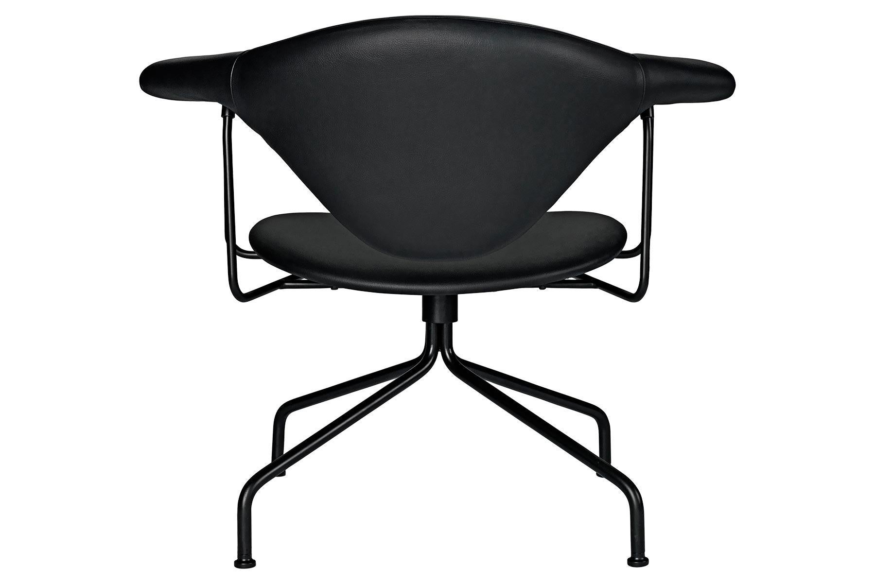 Danish Masculo Lounge Chair, Swivel Base For Sale