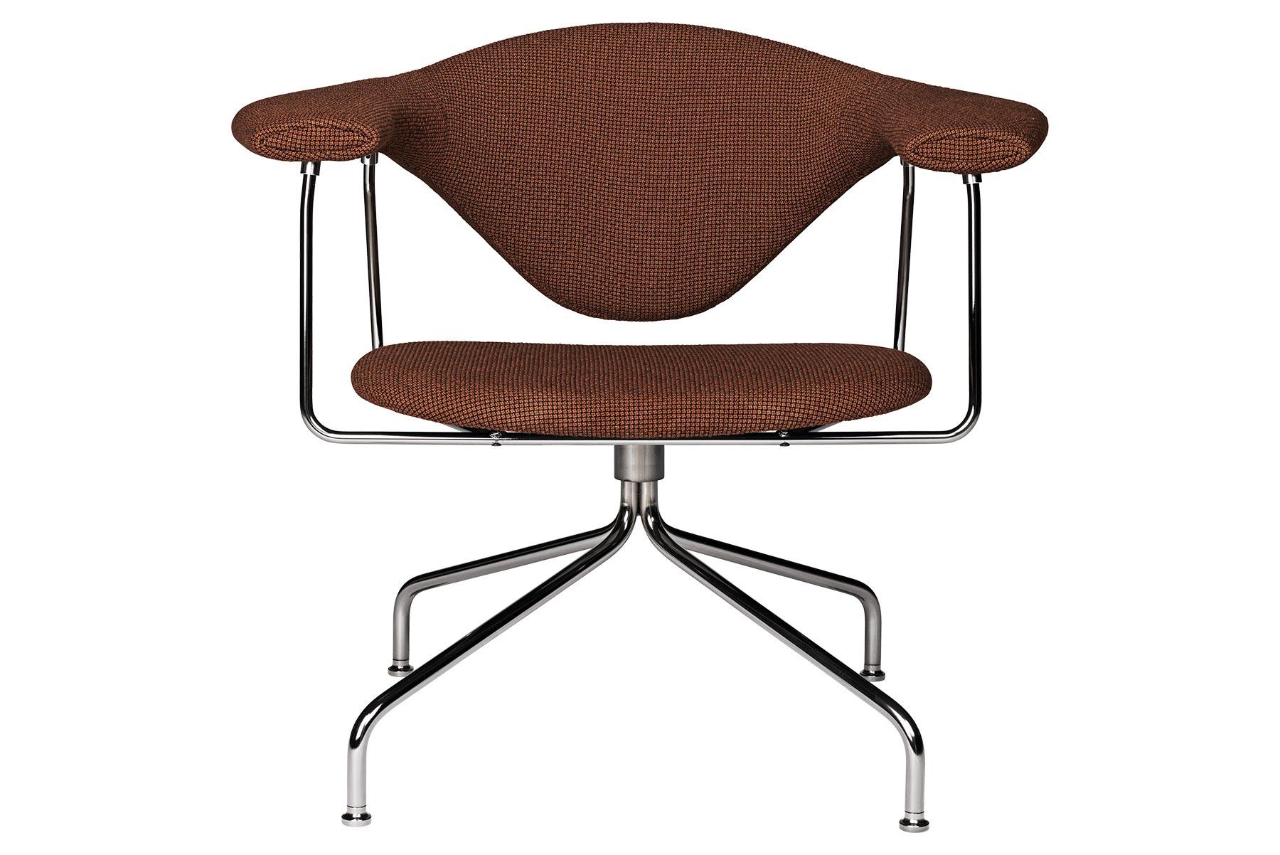 Contemporary Masculo Lounge Chair, Swivel Base For Sale
