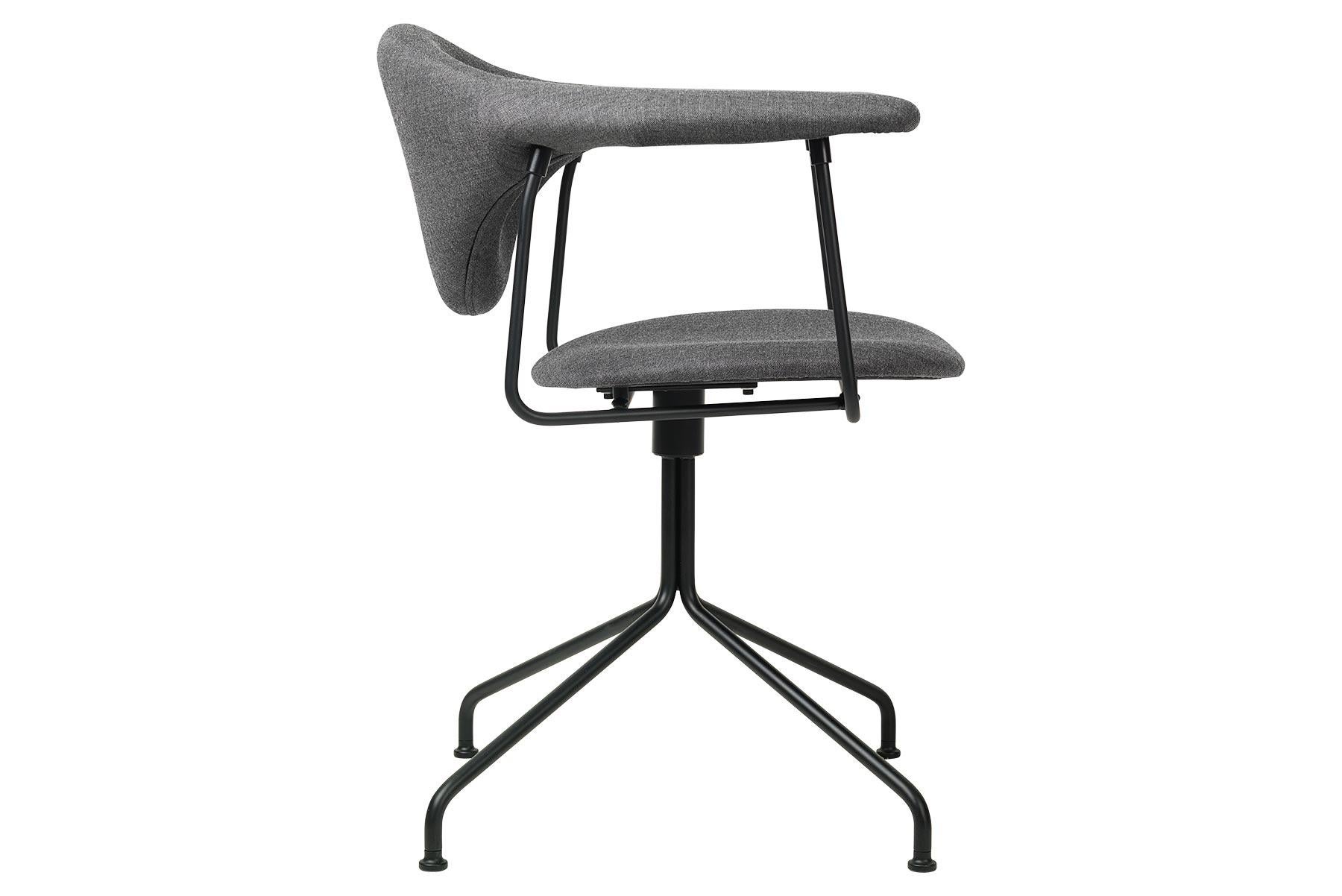 Masculo Meeting Chair, voll gepolstert, drehbarer Sockel (Moderne der Mitte des Jahrhunderts) im Angebot