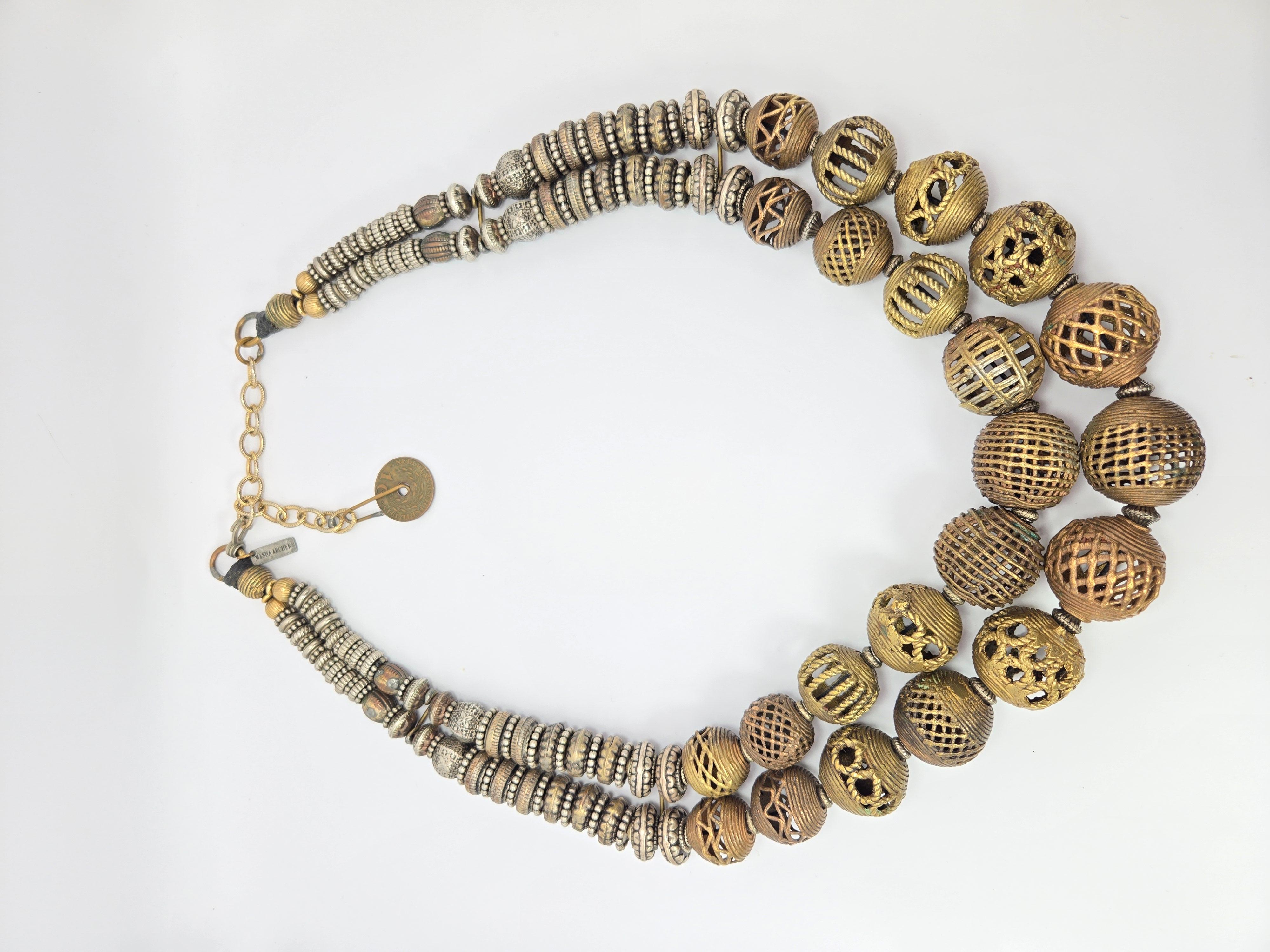 Masha Archer, collier à double rang de couronnes en bronze du Cameroun Bon état - En vente à Point Richmond, CA