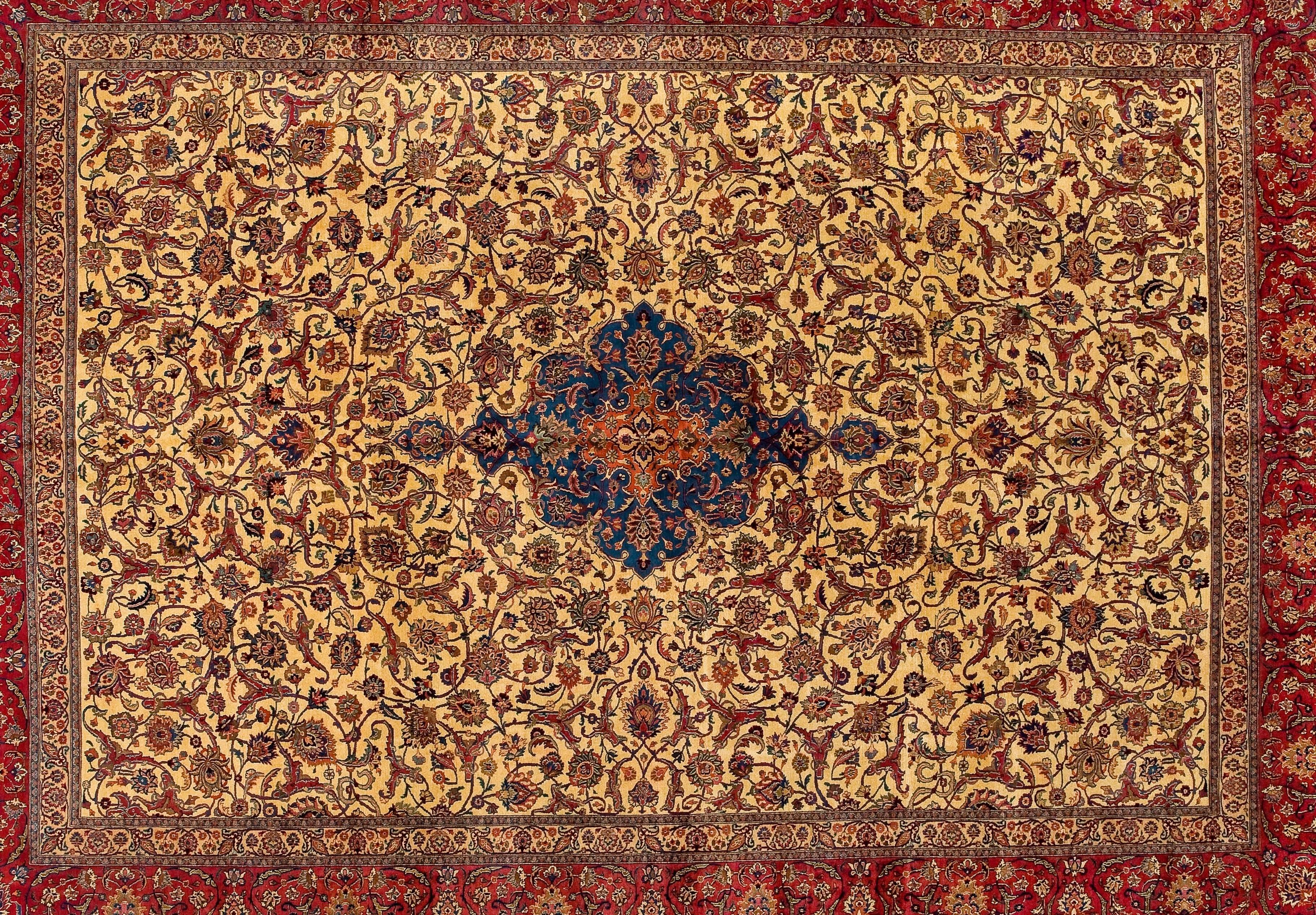 This Mashad Saber piece has at least 70 years old and represent some of the very finest examples of art from the time and place from which they originate. The complex methods and high-quality ingredients employed by the master rug makers ensured