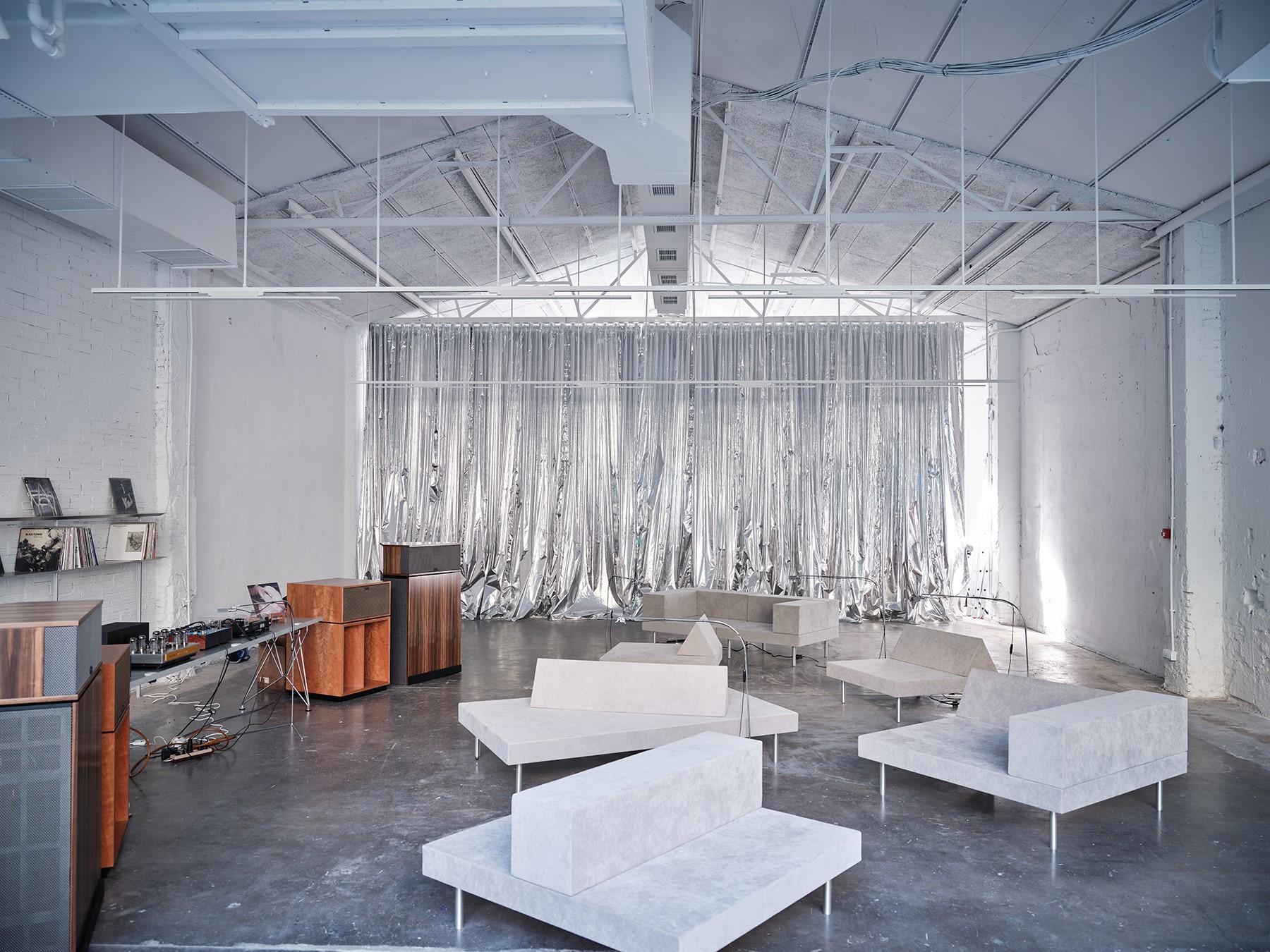 Masheb Sofa, Arquitectura-G, Grau Alcantara, Modular, Anpassbar, Zeitgenössisch im Angebot 3