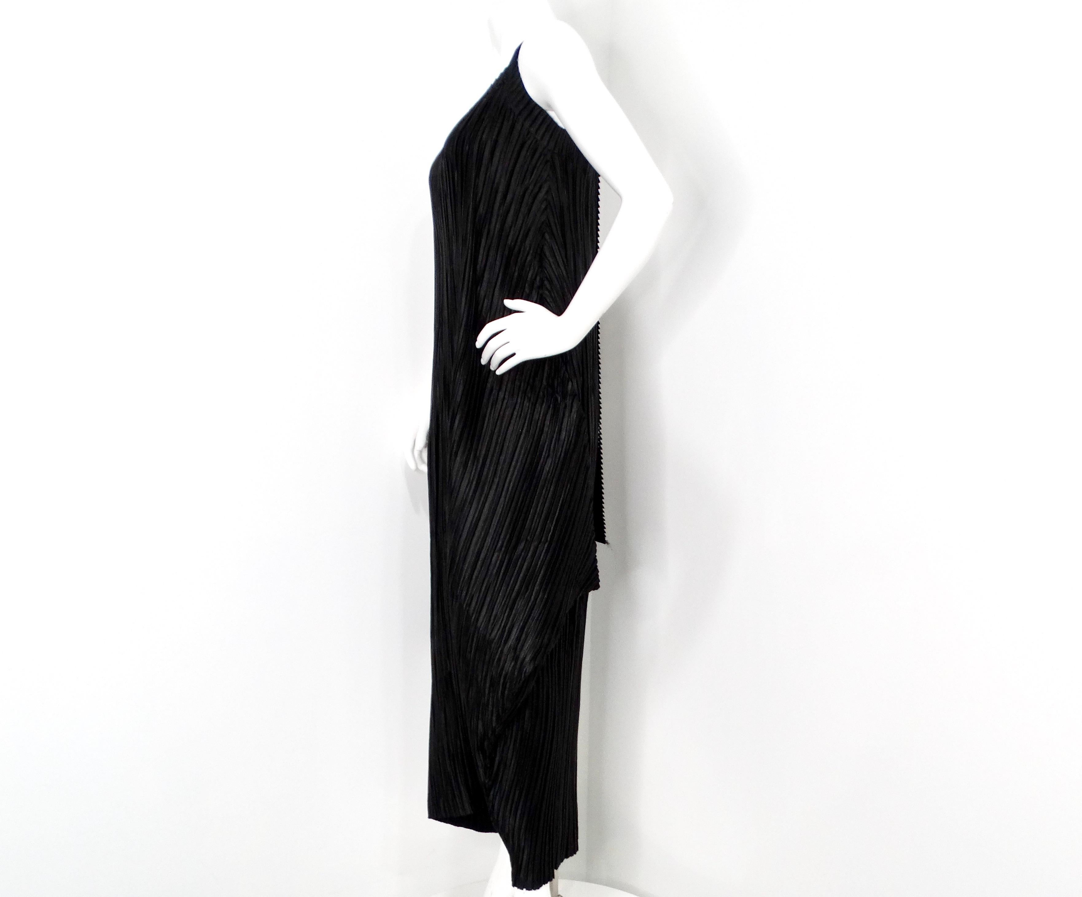 Mashiah Arrive 2000s Robe longue plissée noire avec manches à bras Pour femmes en vente