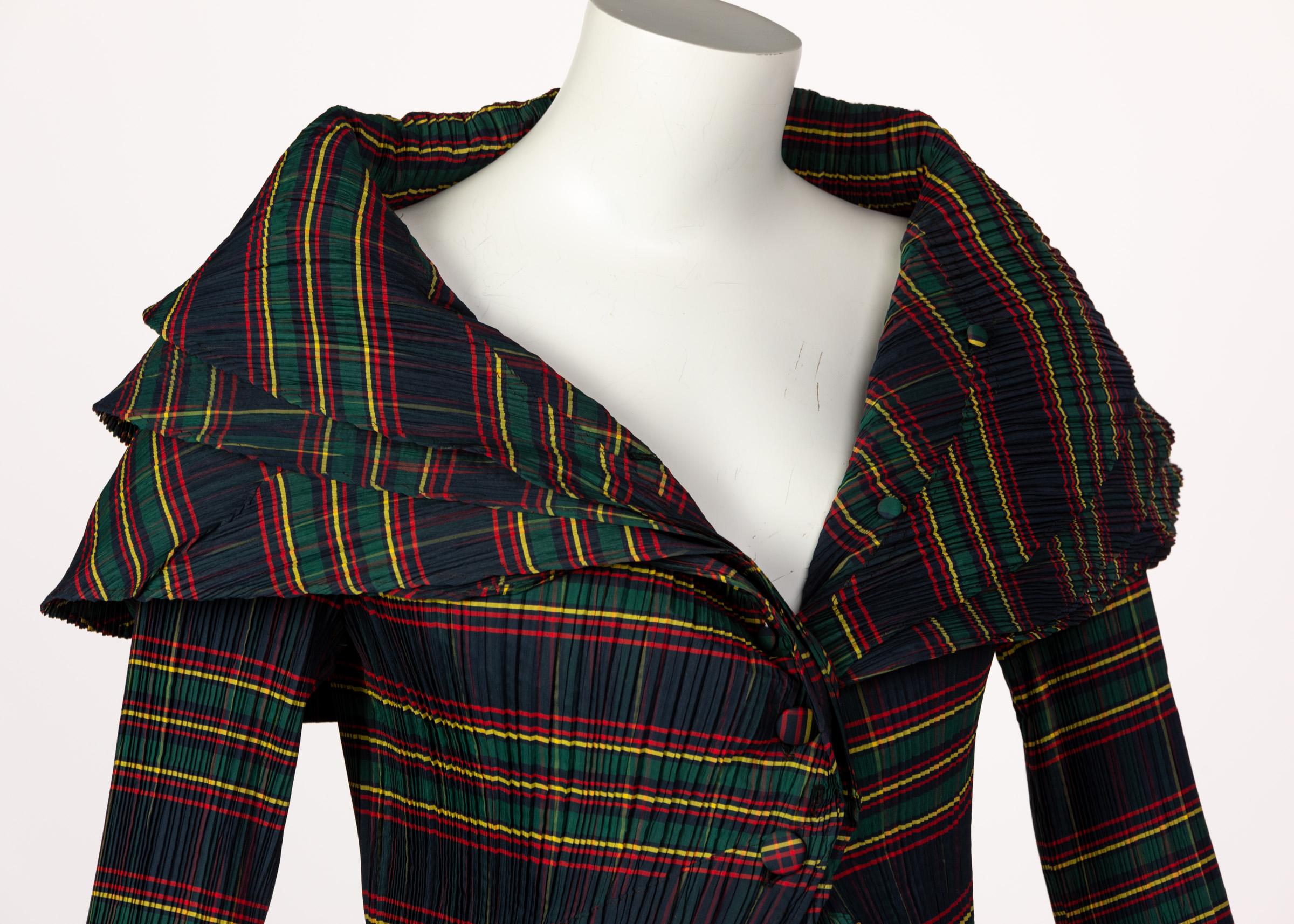 Mashiah Plisse Tartan Plaid Jacket Top Avant Garde In Excellent Condition For Sale In Boca Raton, FL