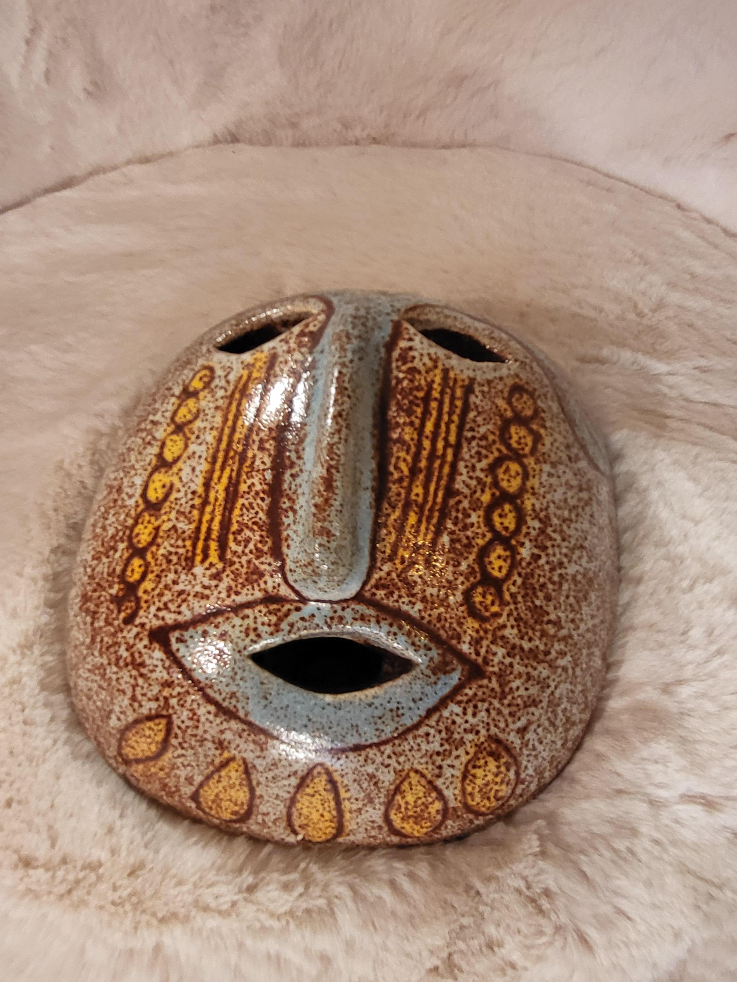 Mask by Accolay pottery, France, between 1947 and 1983 In Good Condition In Paris, FR