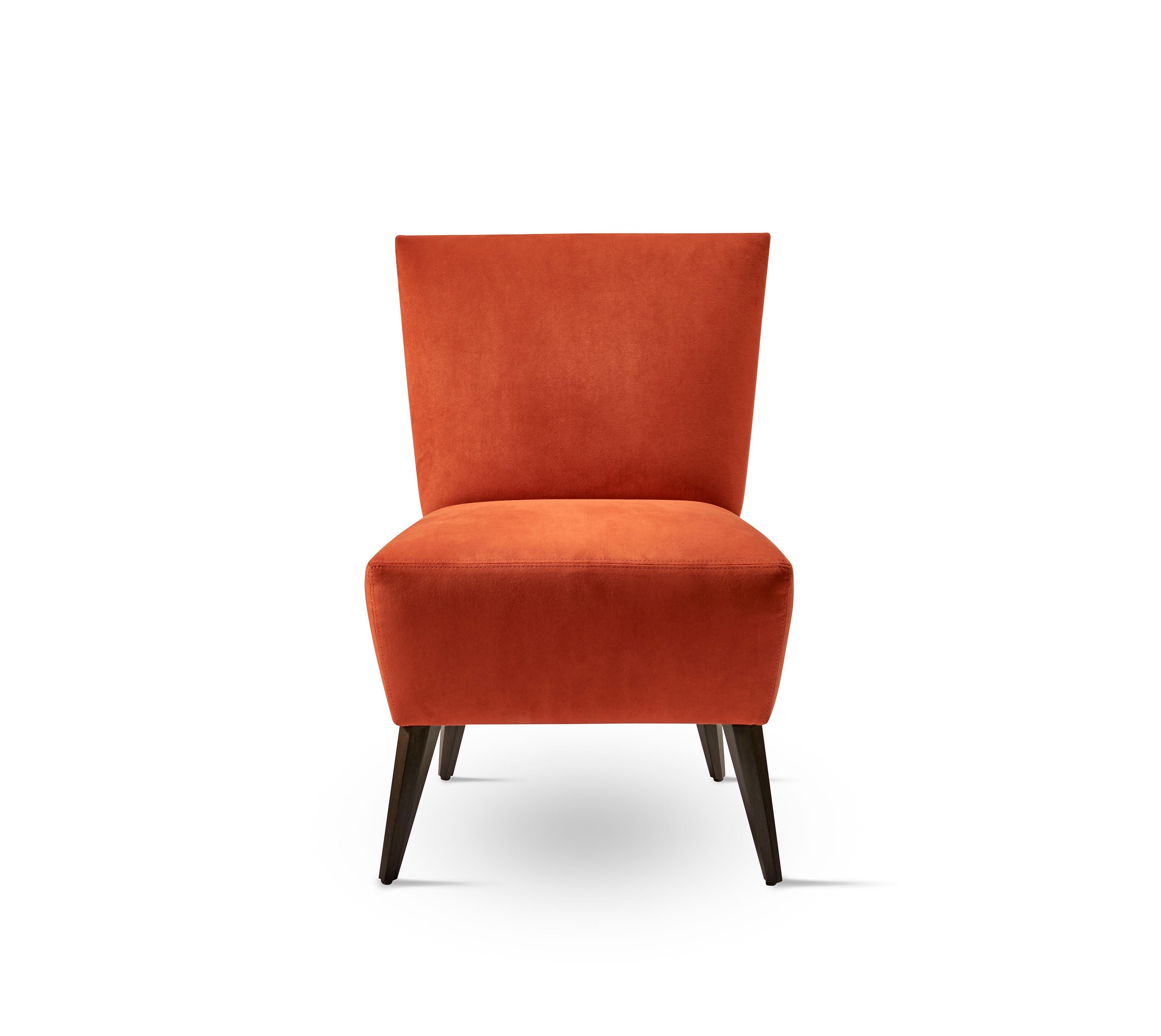 Contemporary upholstered chair
Wood: Maple
Dimensions: 22.5