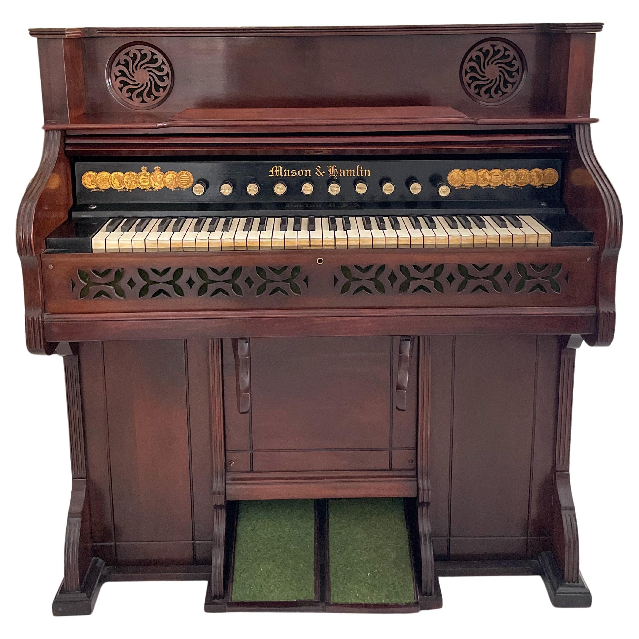 Orgue à pompe à pédale Mason 
Hamlin, États-Unis, vers 1880-1895 en vente