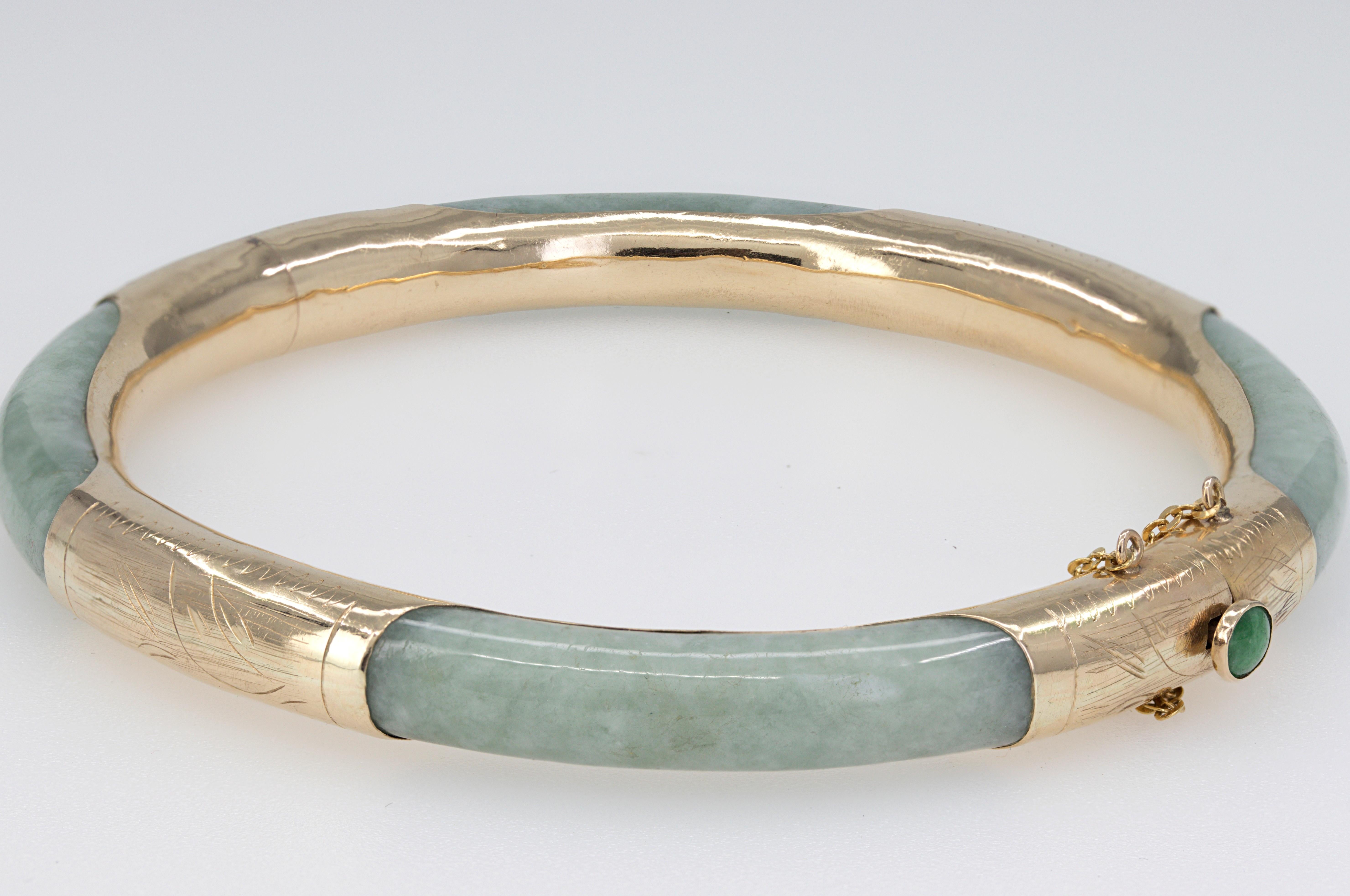 Artisan Mason Kay Certified Natural Green Jadeite Jade, 14K Yellow Gold Bangle For Sale