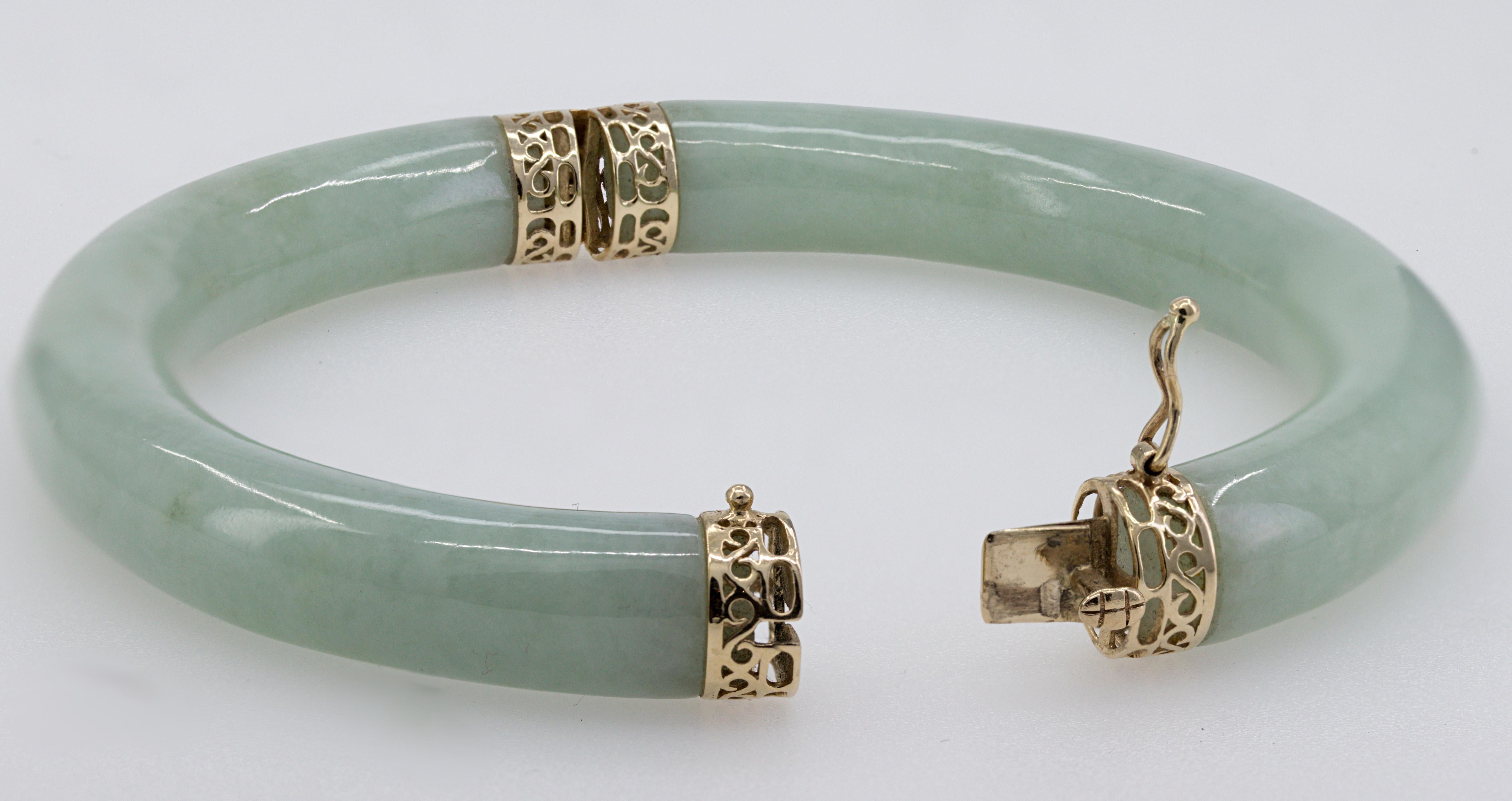 Mixed Cut Mason Kay Certified Natural Green Jadeite Jade, 14K Yellow Gold Bangle For Sale