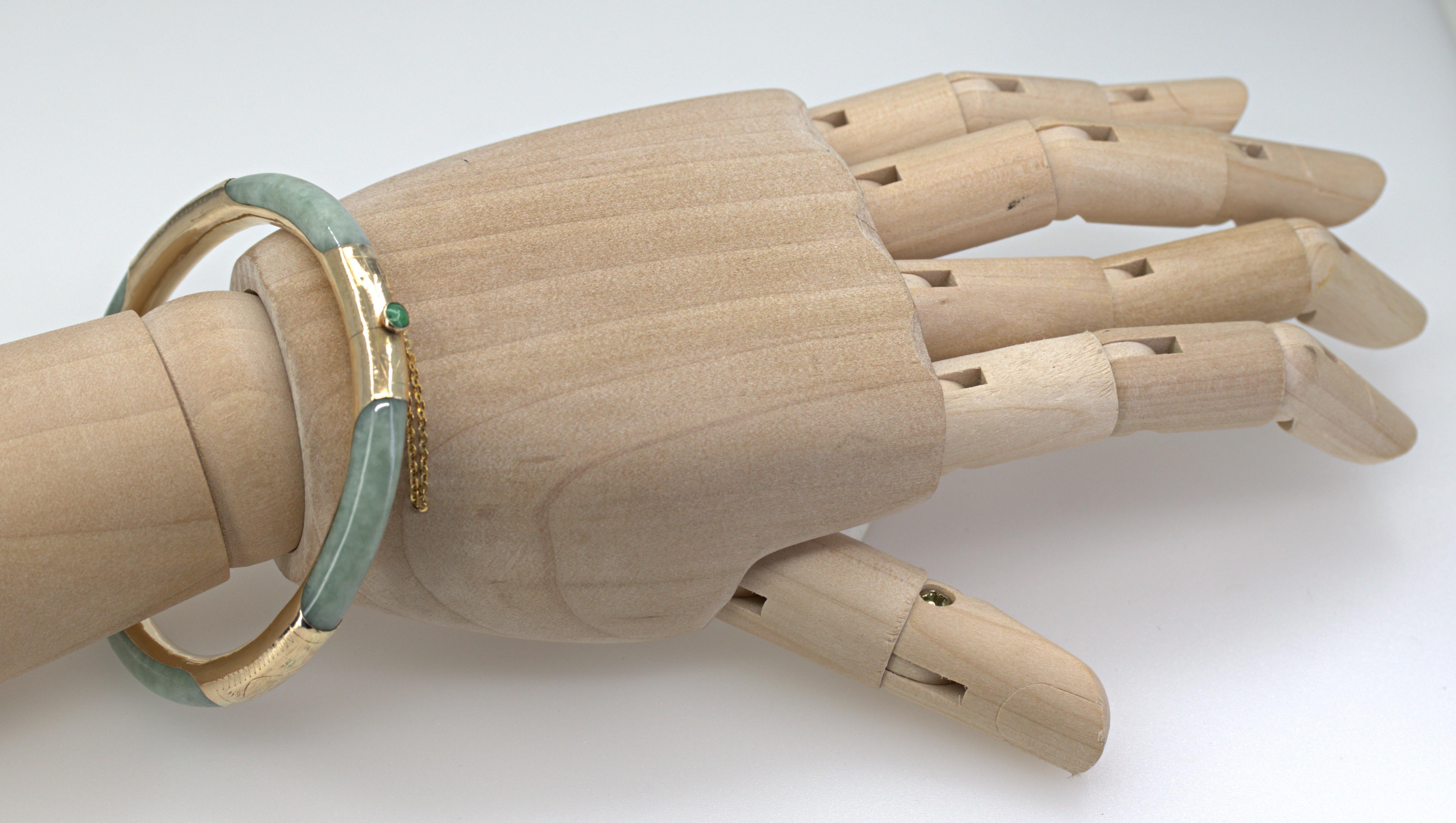 Women's or Men's Mason Kay Certified Natural Green Jadeite Jade, 14K Yellow Gold Bangle For Sale