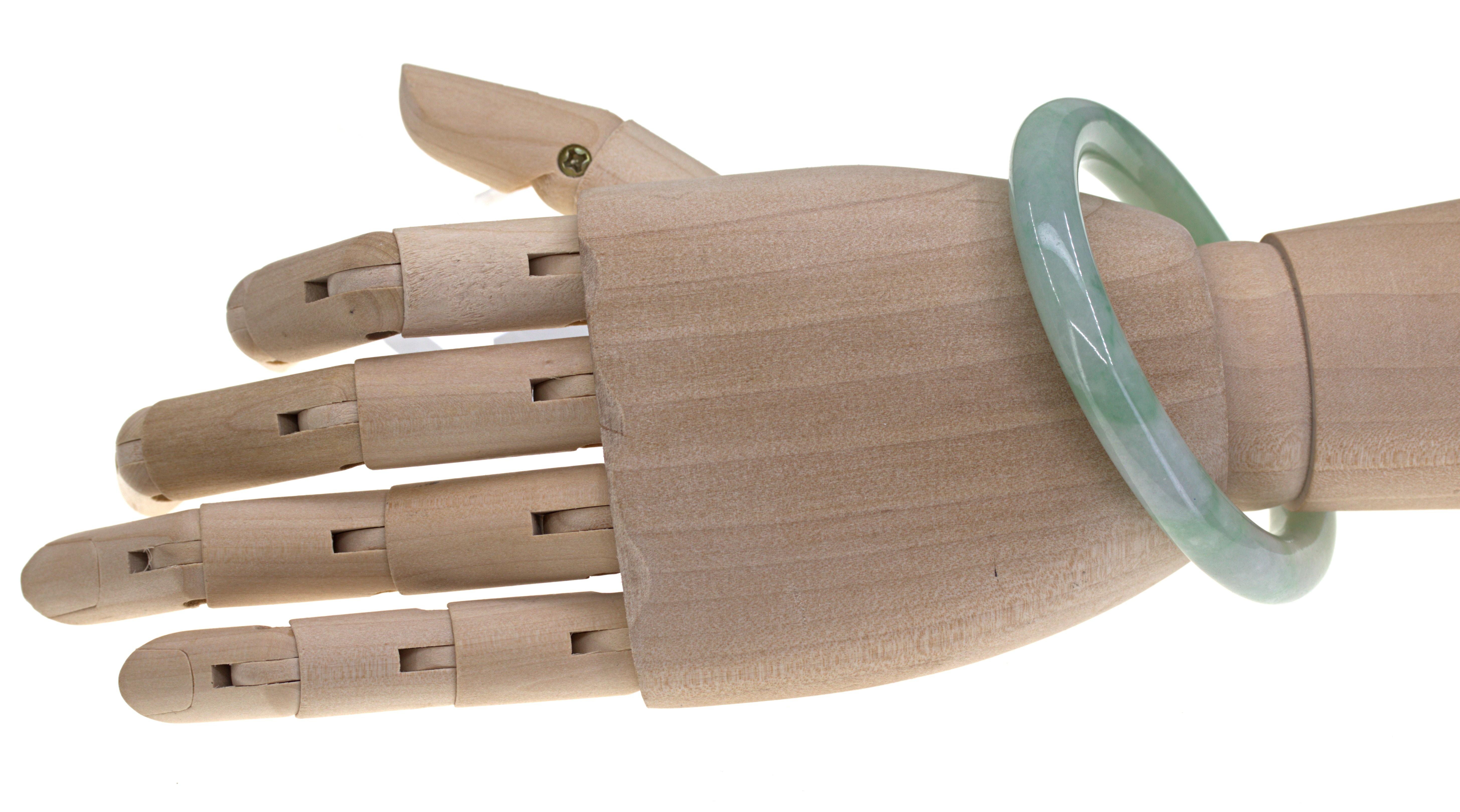 Mason Kay Certified Natural Green Jadeite Jade Bangle In Good Condition For Sale In Pleasant Hill, CA