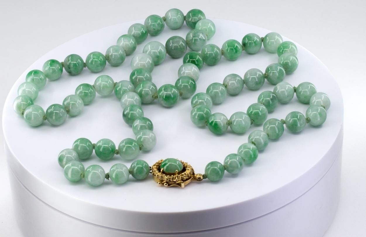 Mason Kay Certified Natural Jadeite Jade Bead, 14K Yellow Gold Necklace In Good Condition For Sale In Pleasant Hill, CA
