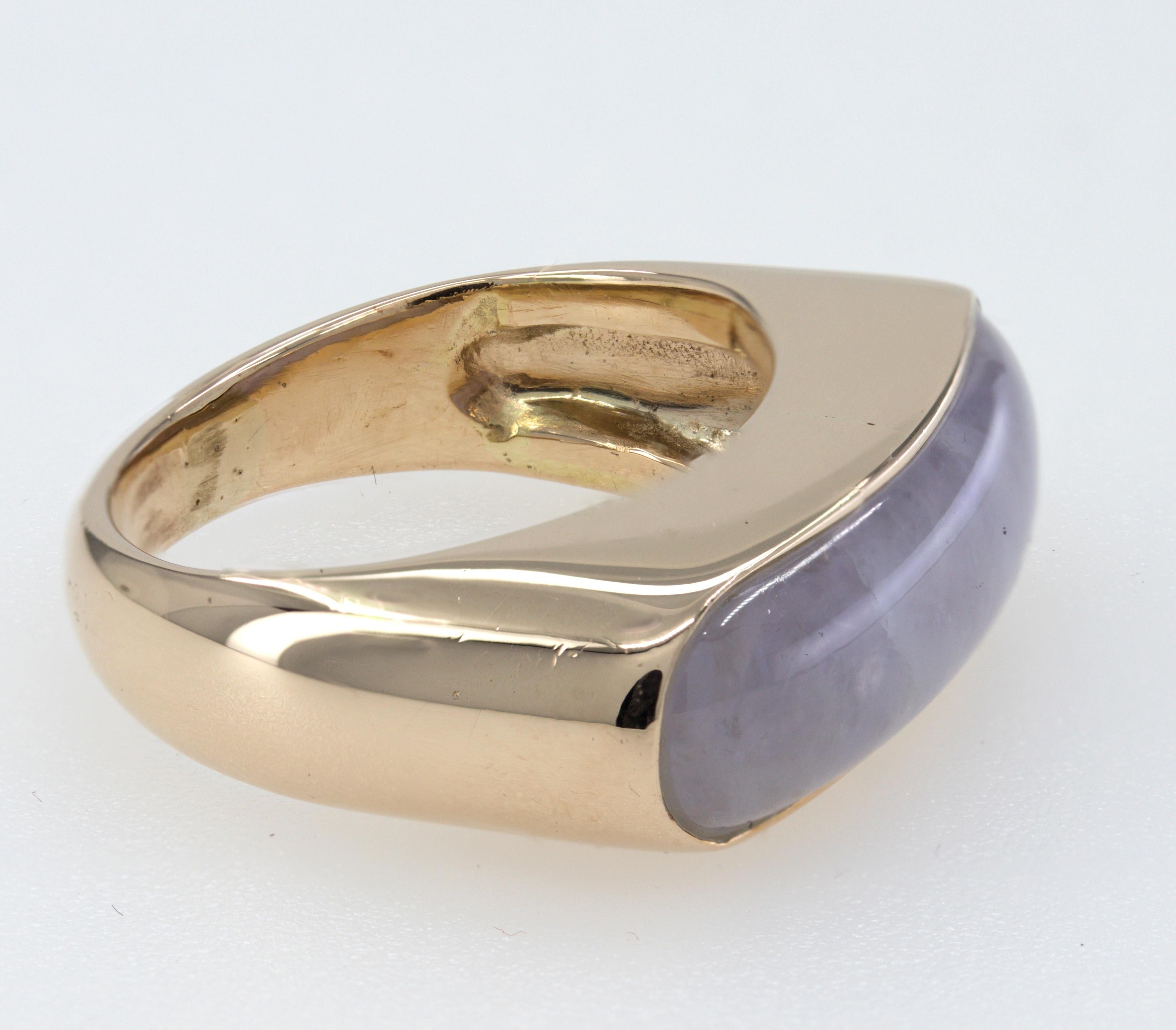 Artisan Mason Kay Certified Natural Lavender Jadeite Jade, 14K Yellow Gold Saddle Ring For Sale