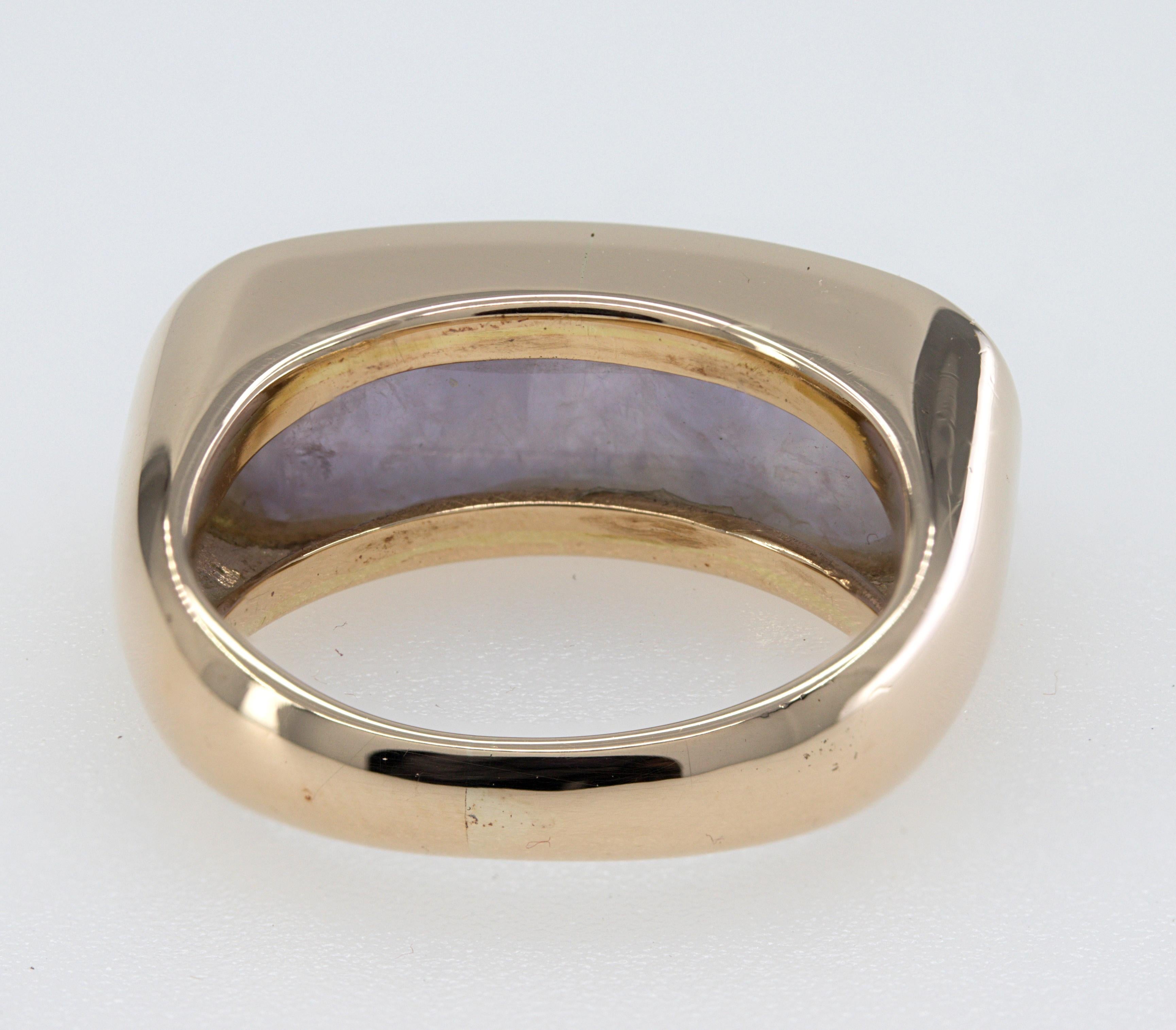 Women's or Men's Mason Kay Certified Natural Lavender Jadeite Jade, 14K Yellow Gold Saddle Ring For Sale