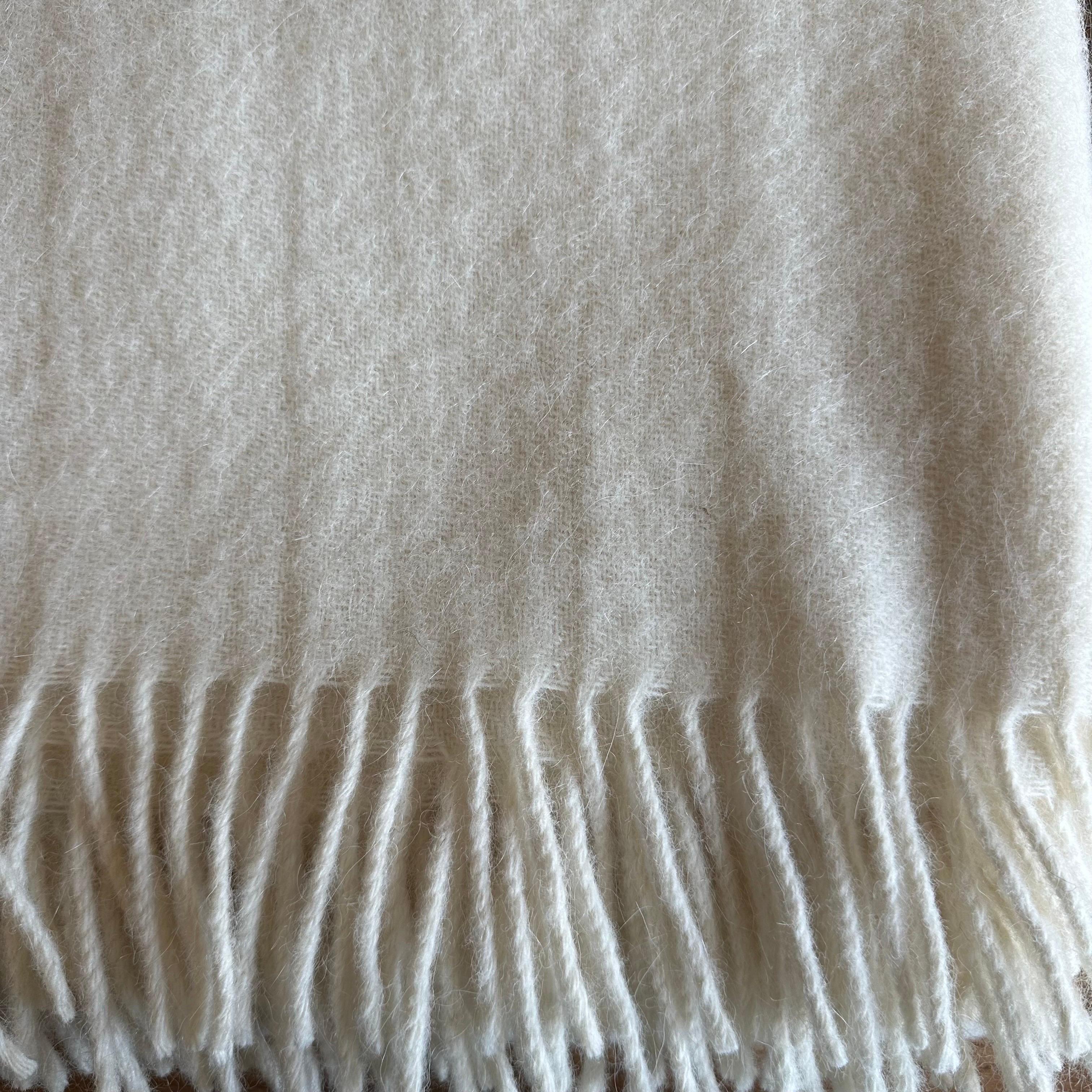 Lithuanian Mason Plush Alpaca Wool Throw with Fringe in Creme For Sale
