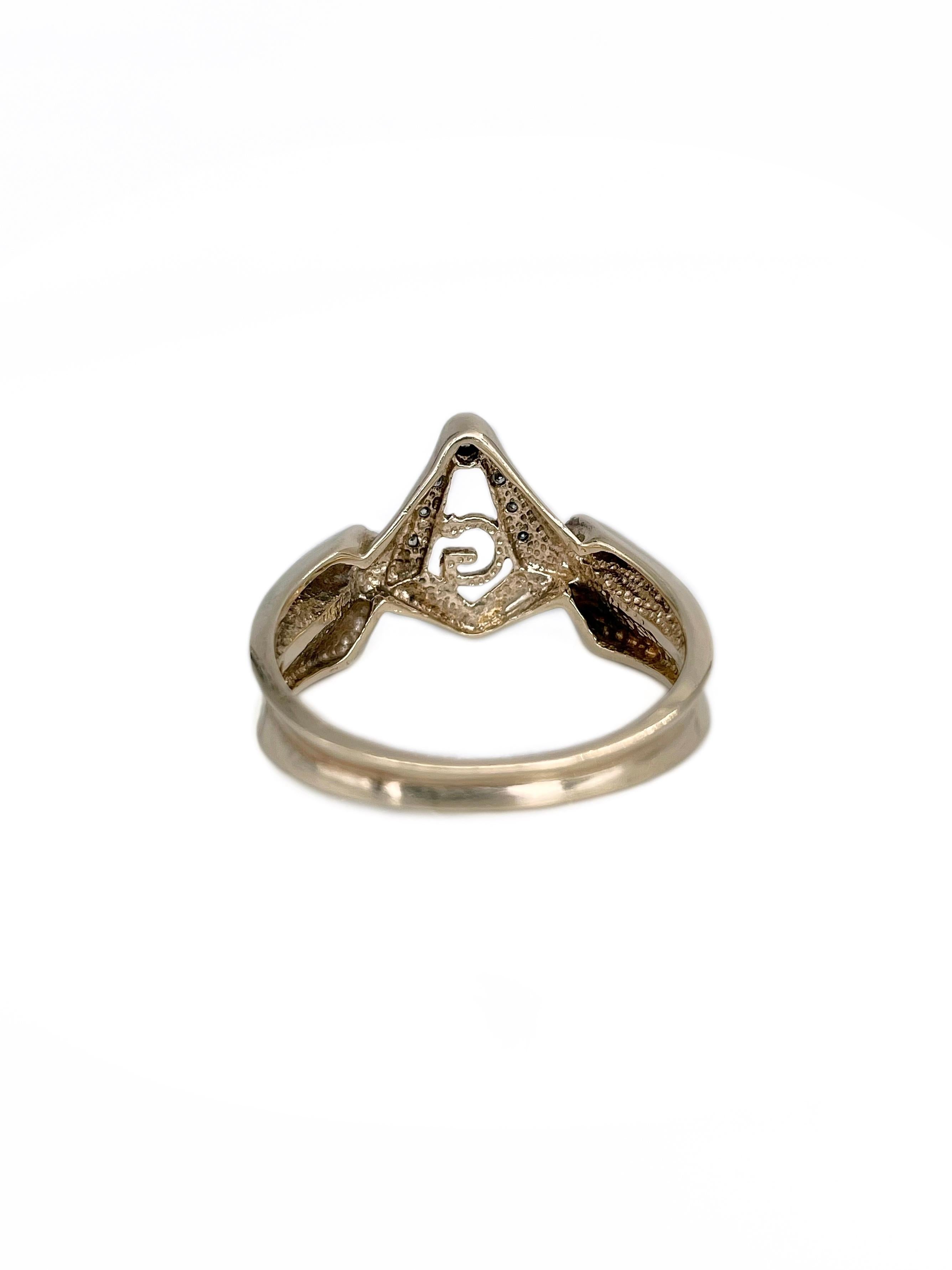 Masonic 10 Karat Gold Diamond Sapphire Square And Compasses Ring In Good Condition For Sale In Vilnius, Vilniaus apskr.