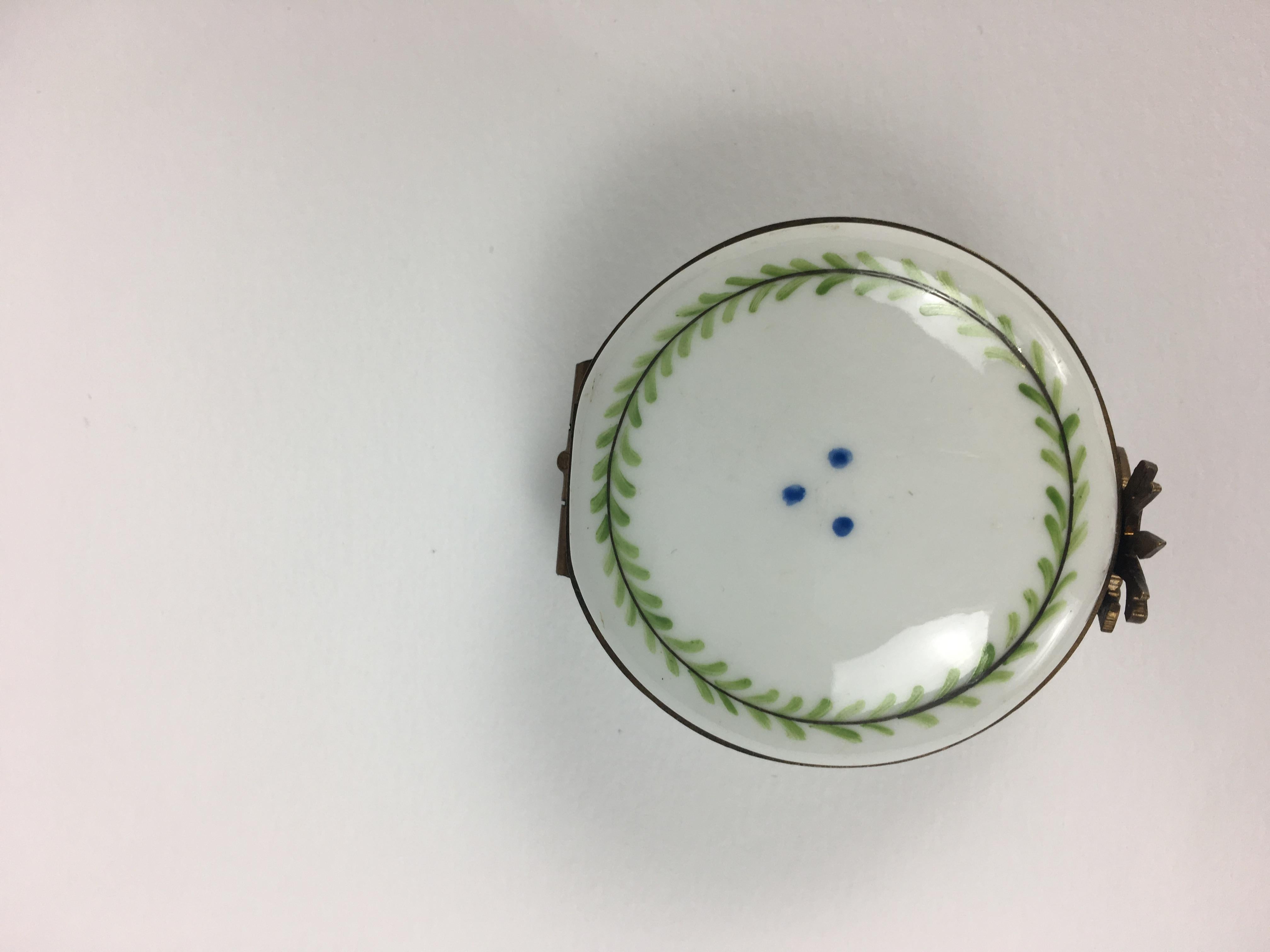 Boîtes décoratives maçonniques du 19ème siècle en porcelaine de Limoges, France 13