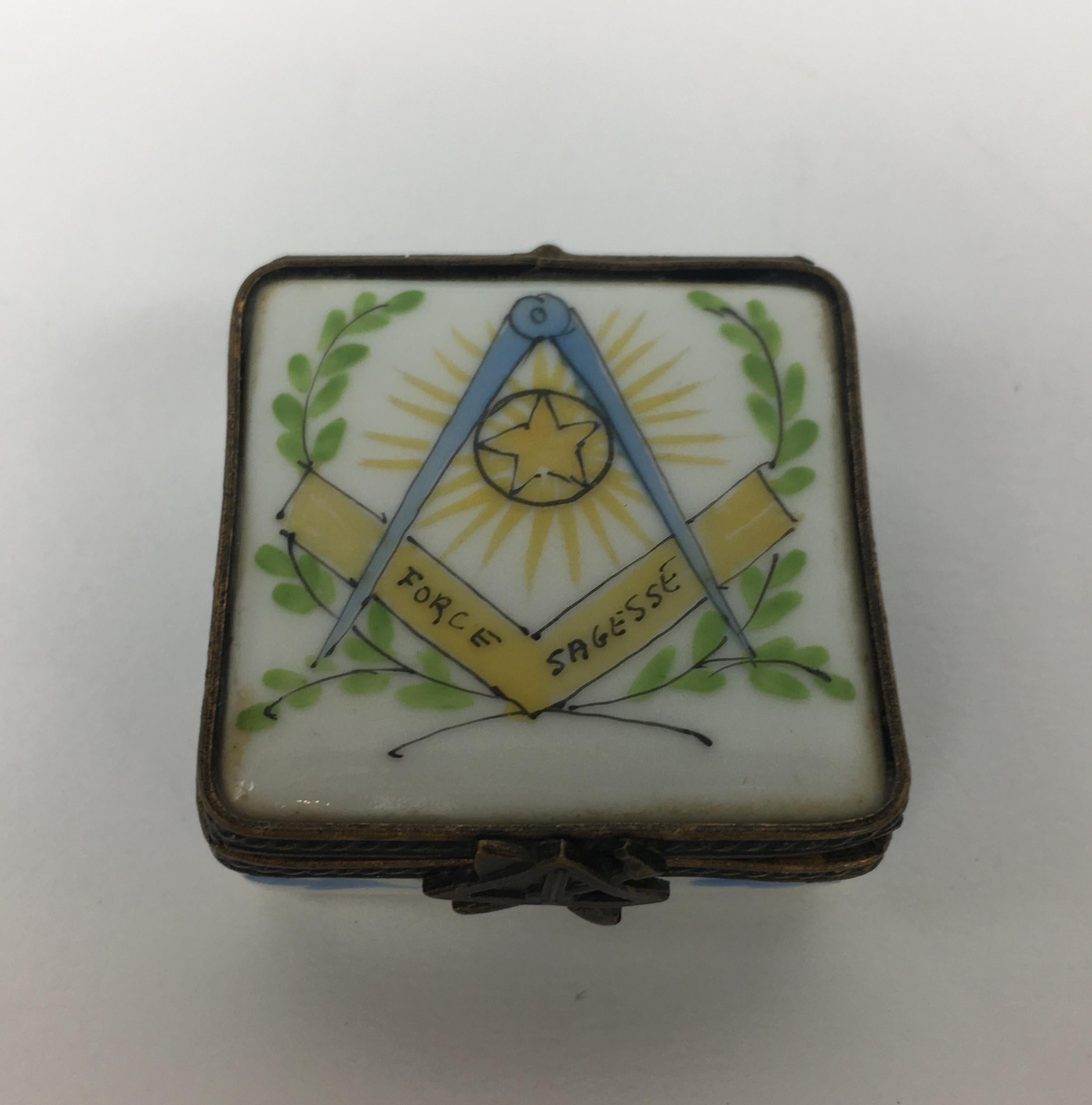 Fait main Boîtes décoratives maçonniques du 19ème siècle en porcelaine de Limoges, France