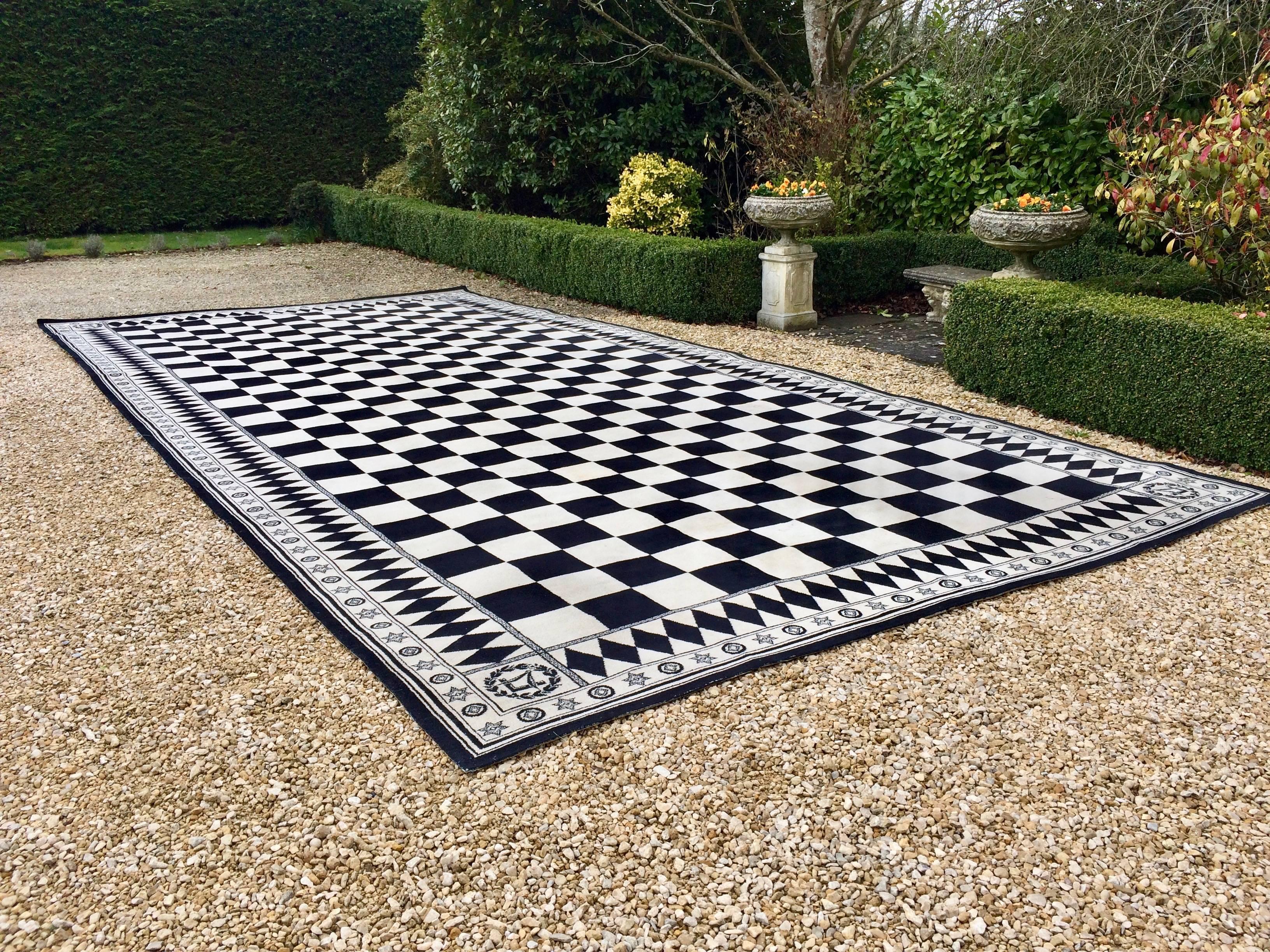 Handgefertigter Masonic Teppich aus Wolle in Freimasons-Optik im Zustand „Gut“ in Longdon, Tewkesbury