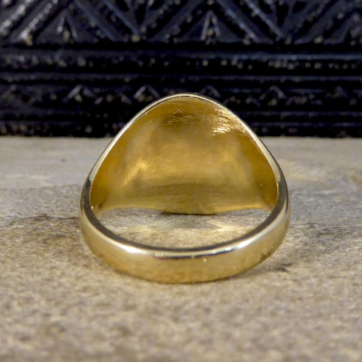 Late Victorian Masonic Compass Engraved Signet Ring in 9ct Yellow Gold
