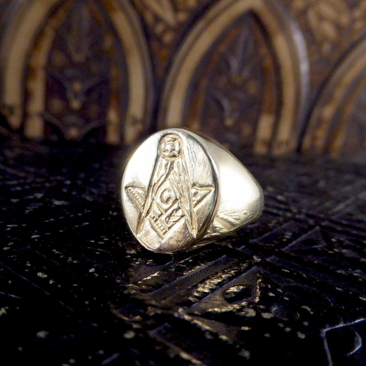 Masonic Compass Engraved Signet Ring in 9ct Yellow Gold 3