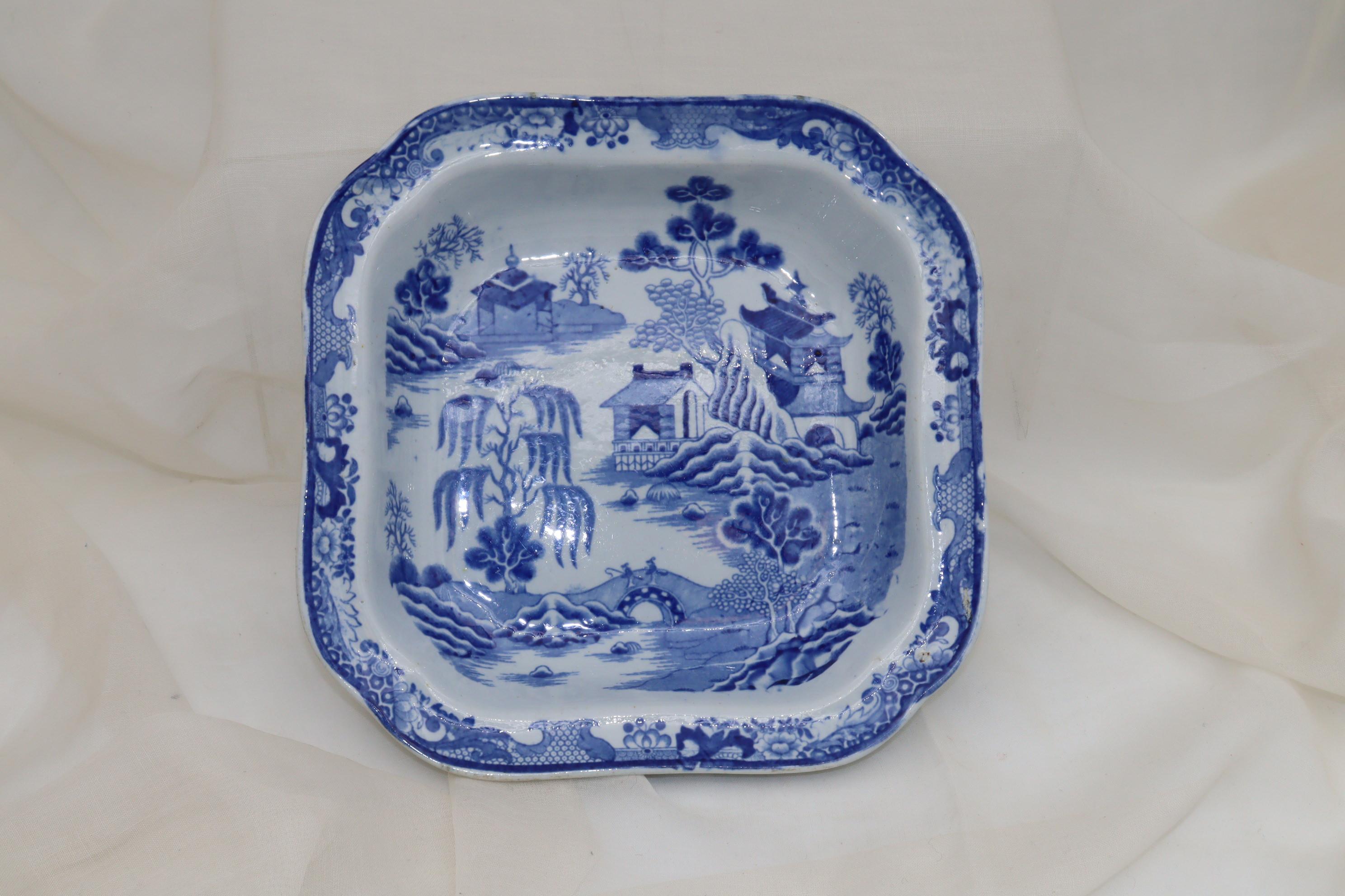 Chinoiserie Mason's Ironstone blue and white vegetable tureen For Sale