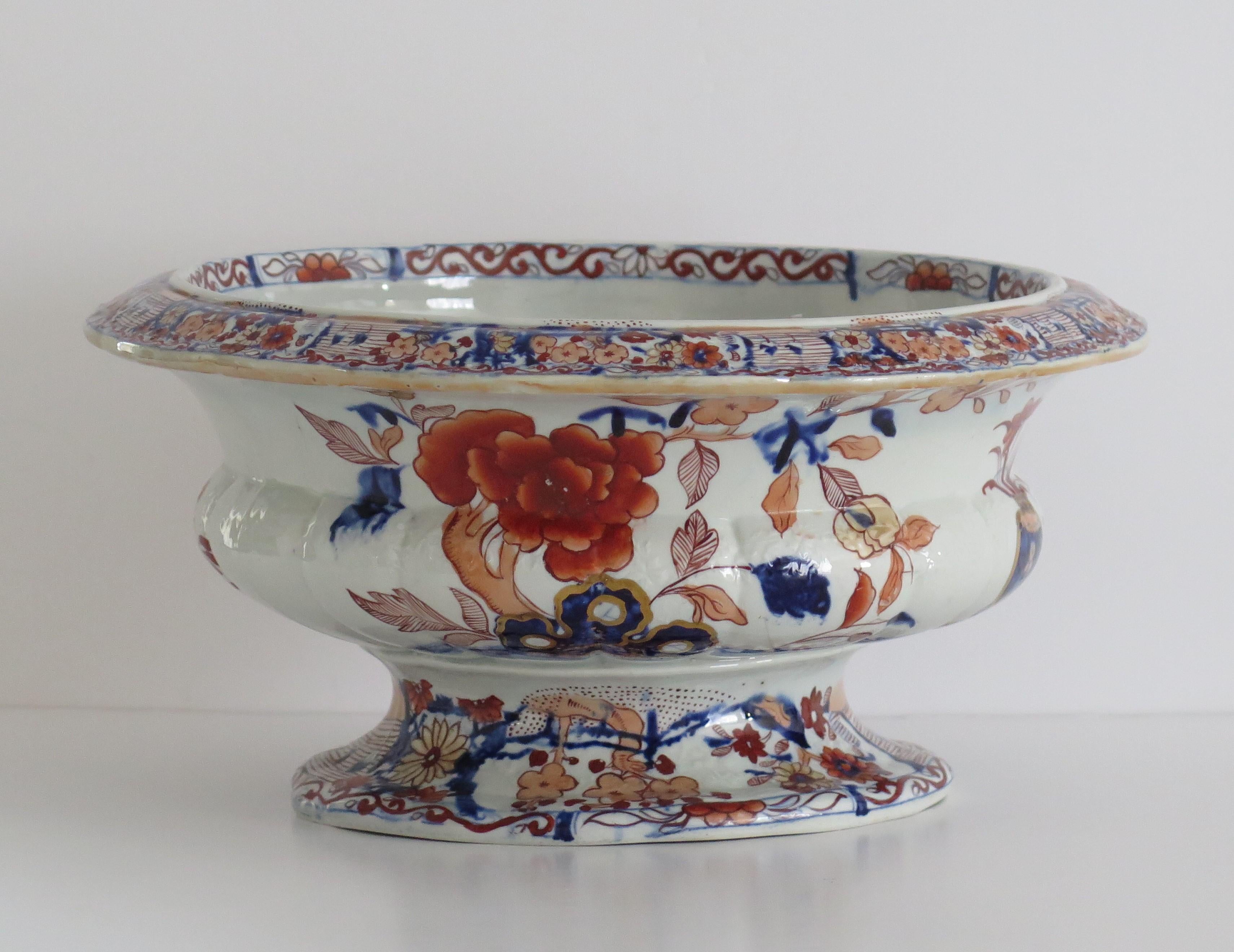 This is a rare, beautiful and very large open bowl made by Mason's Ironstone in the Peking Vase pattern, in the early 19th century, circa 1818.

Very large Mason's bowls in this shape are very rare. 

The bowl is circular with an everted wavy