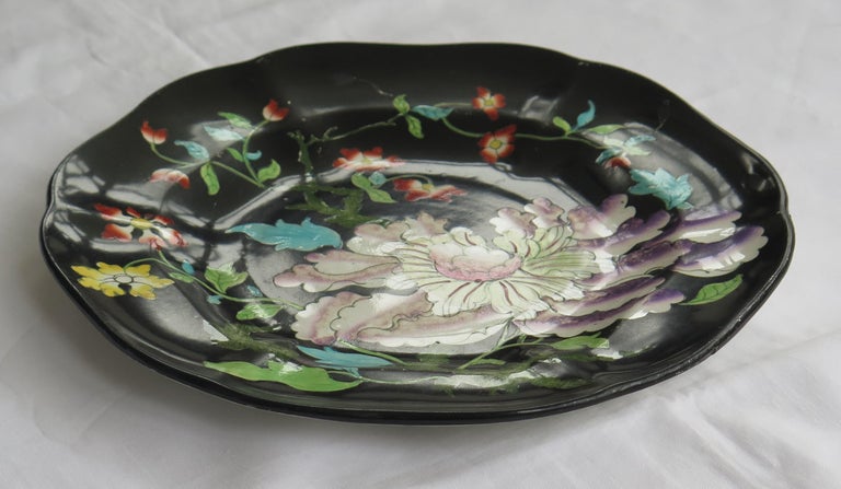 Hand-Painted Mason's Ironstone Dinner Plate Chinoiserie Hand Painted Black Ground, circa 1845 For Sale
