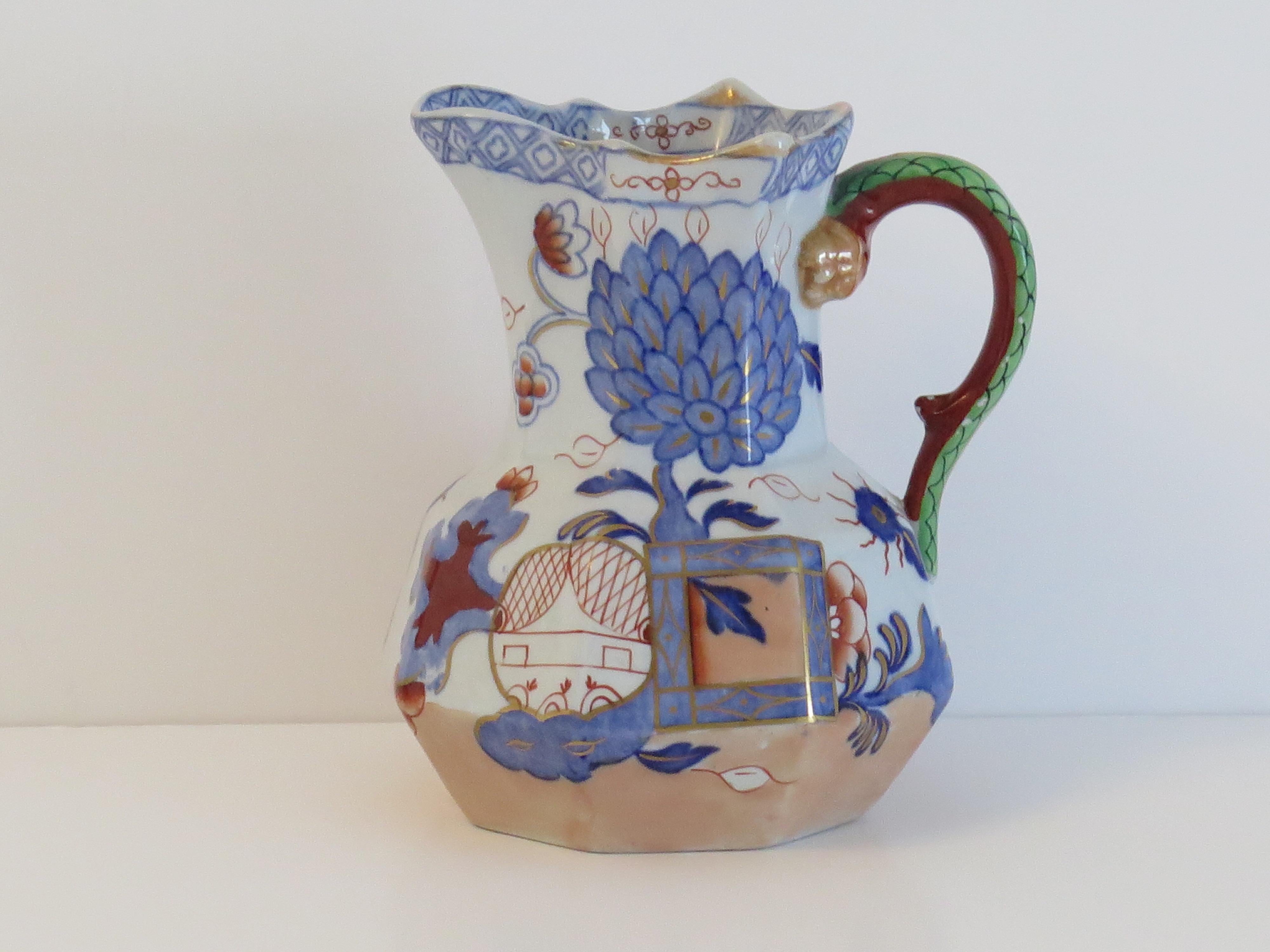 Peint à la main Cruche ou pichet Hydra en pierre de fer de Mason au motif de la Jardinière, vers 1870 en vente