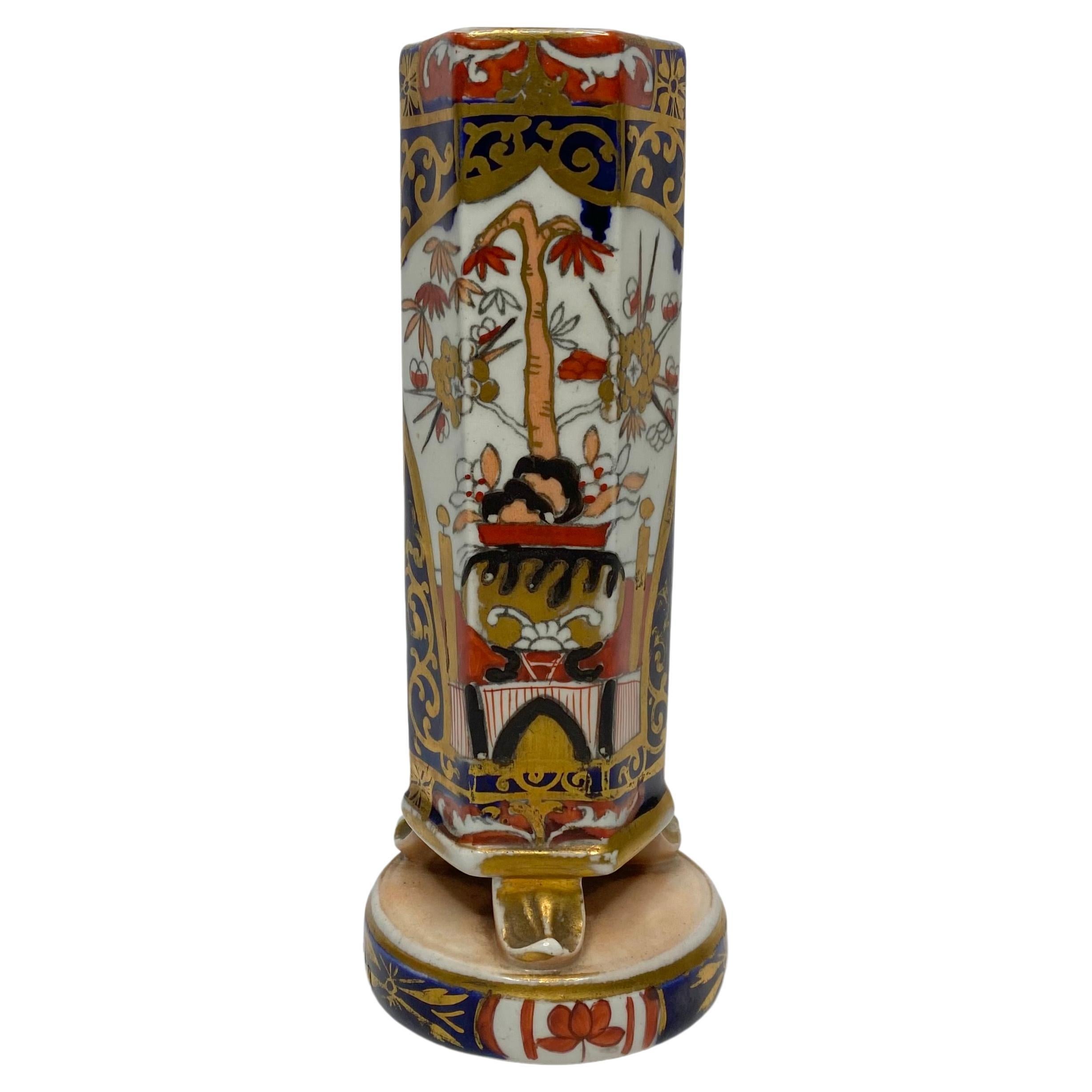 Masons Imari-Vase aus Eisenstein mit Sprung, um 1820.