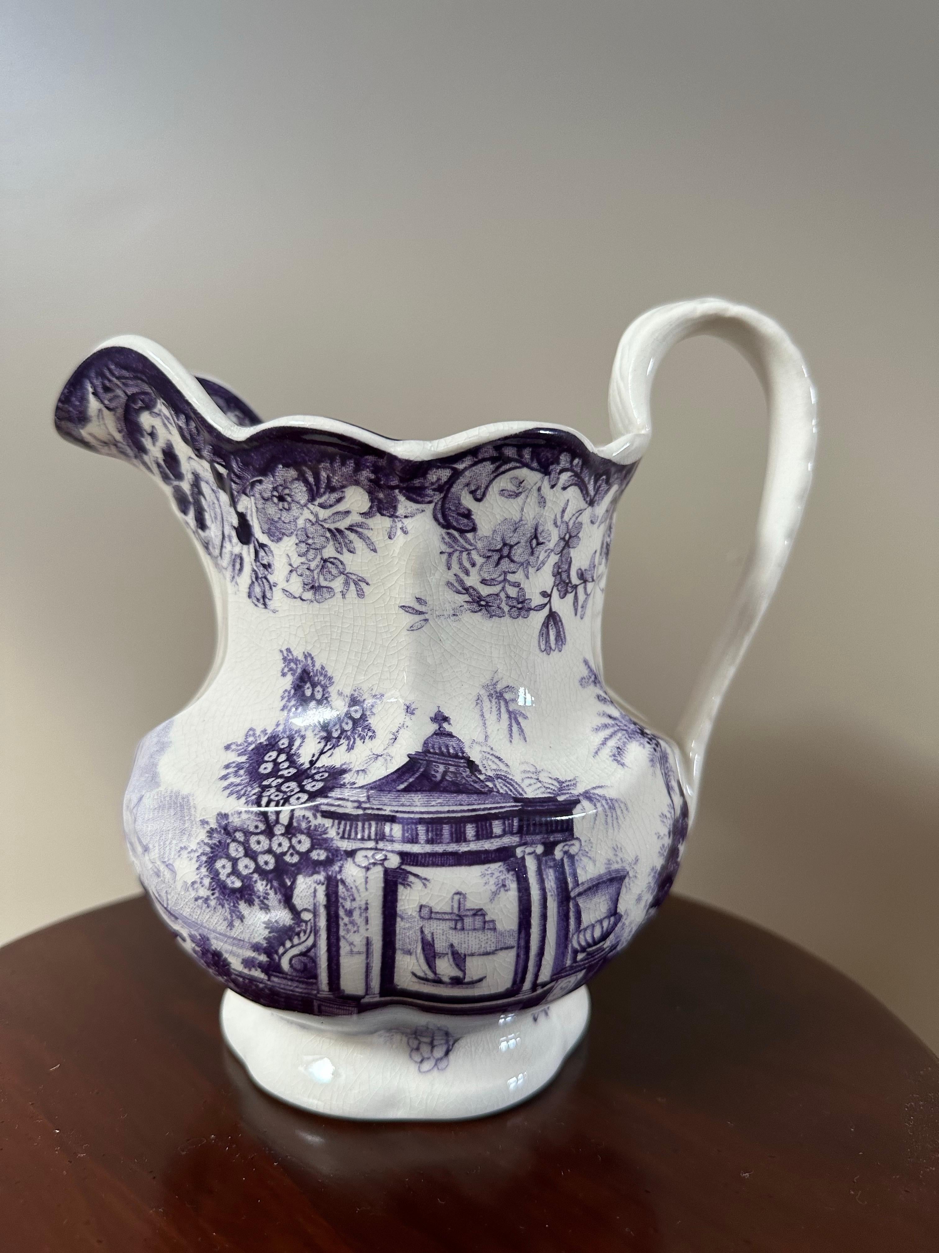 Vittoriano Brocca Mason's Ironstone, viola e bianca, scena asiatica, ceramica, Circa 1850 in vendita