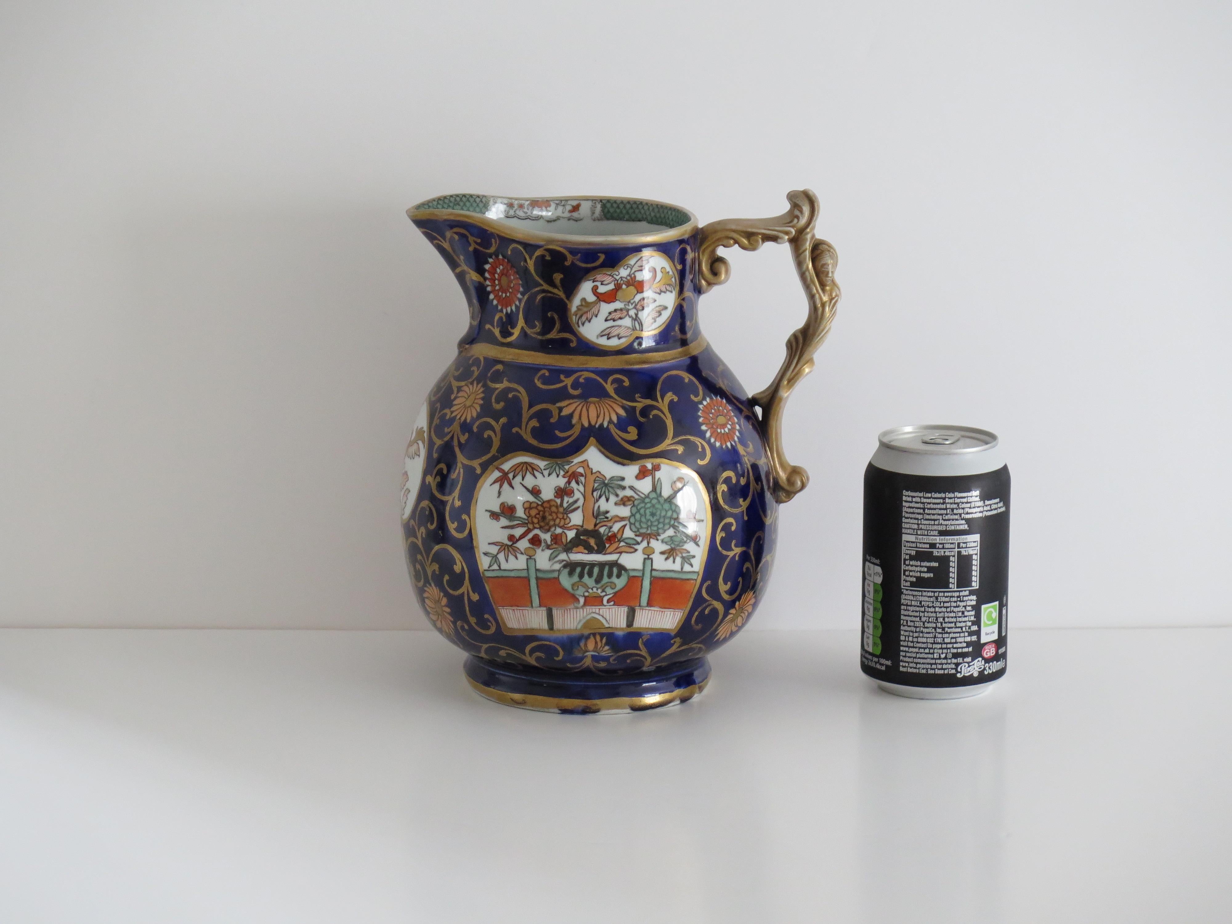 Brocca o brocca grande in Mason's Ironstone Blue Hawthorne Ptn, forma rara, CIRCA 1830 in vendita 12