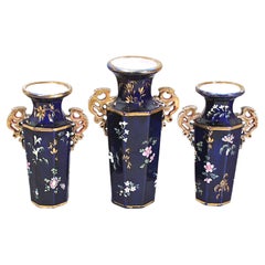 Set di tre vasi "Ironstone" di Mason, blu mazarino, con motivi floreali policromi