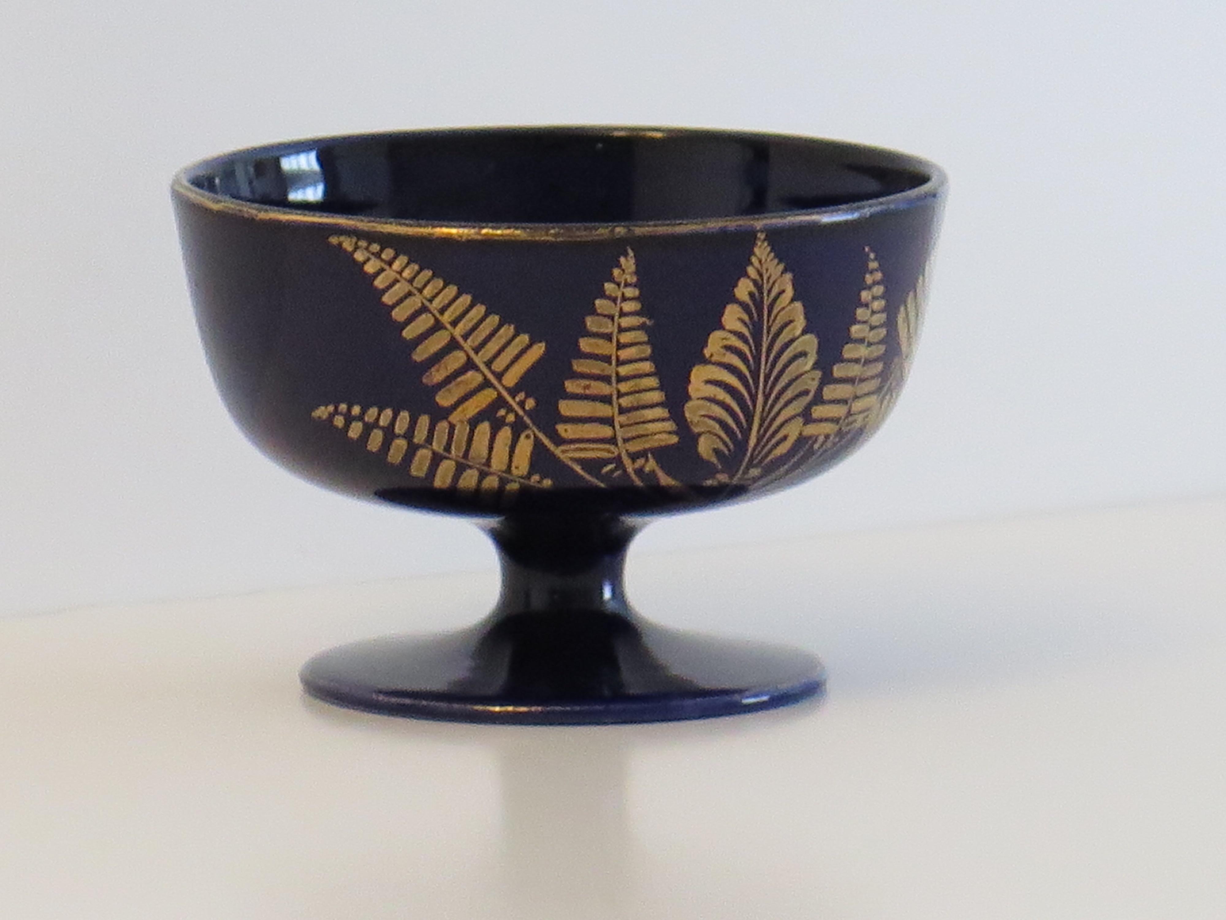 Chinoiserie Masons Ironstone Pedestal Bowl in gilded fern Pattern, Georgian period Ca 1818 For Sale