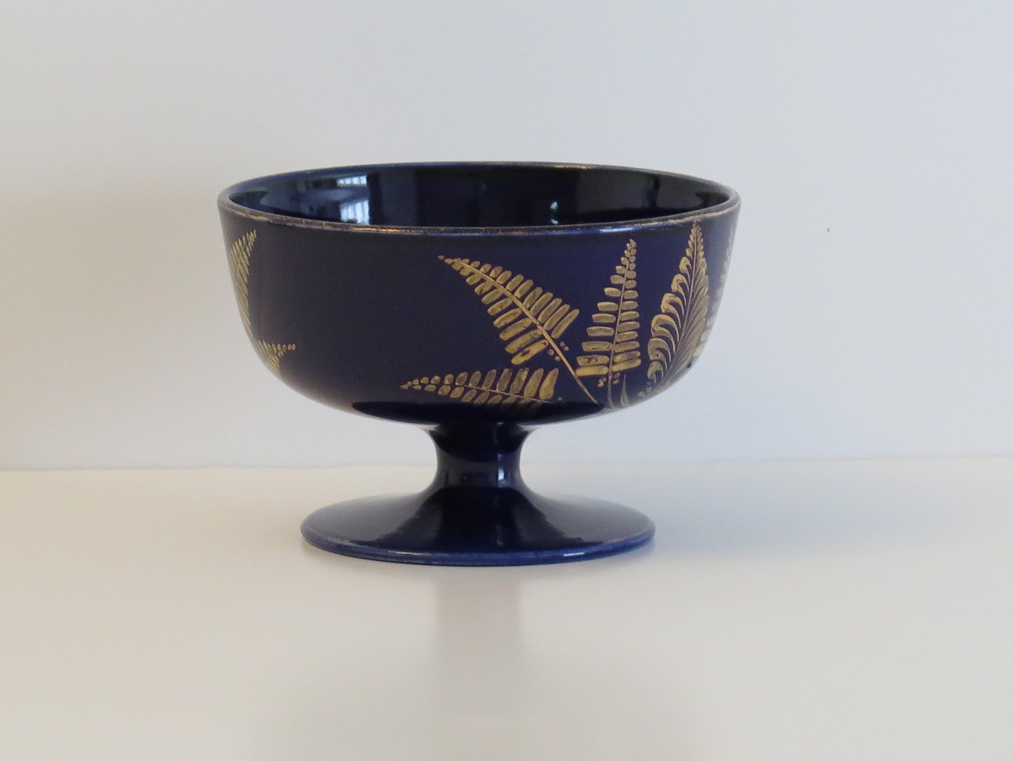 Hand-Painted Masons Ironstone Pedestal Bowl in gilded fern Pattern, Georgian period Ca 1818 For Sale