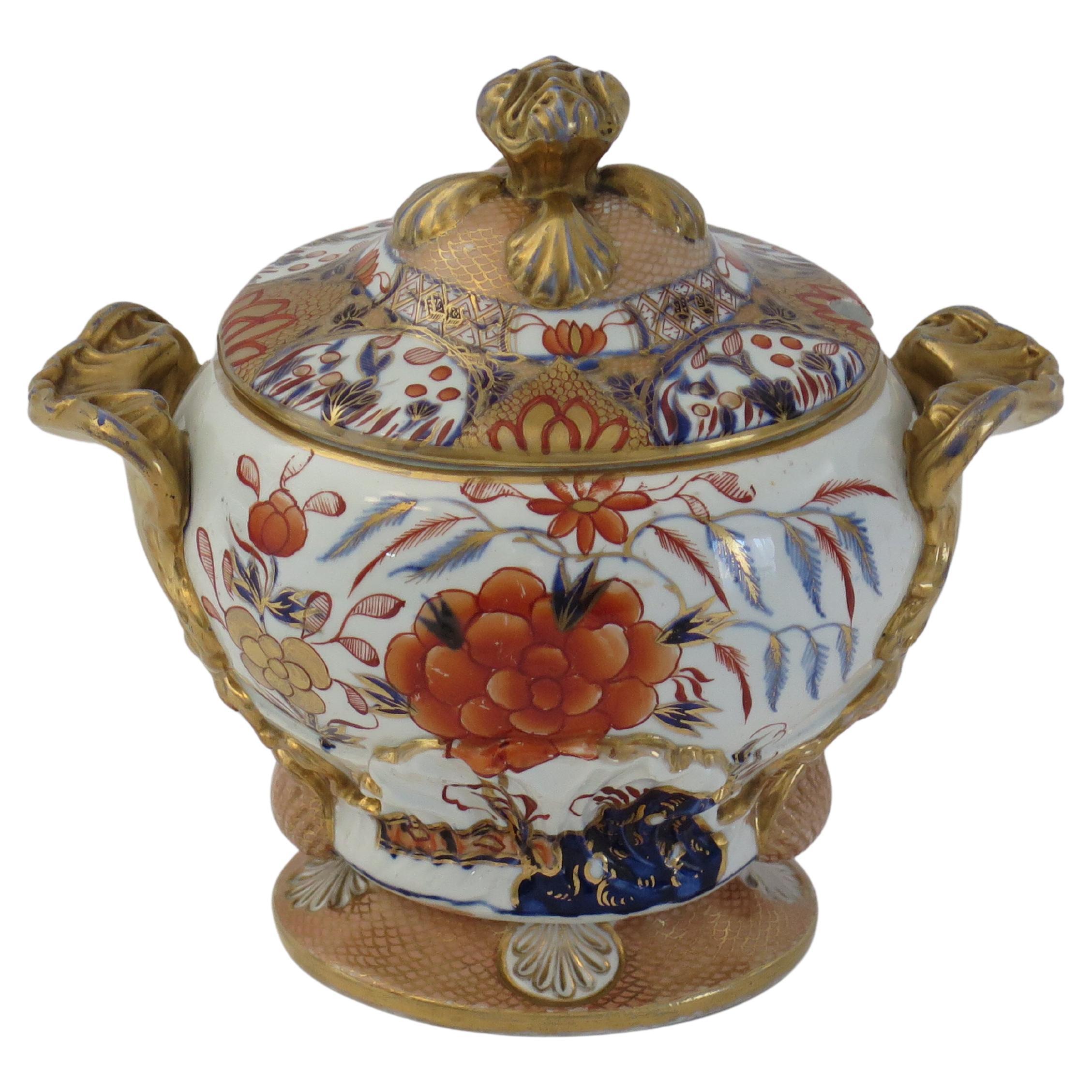 Sopera de hierro Mason's Ironstone con diseño de valla, roca y sauce azul, hacia 1818