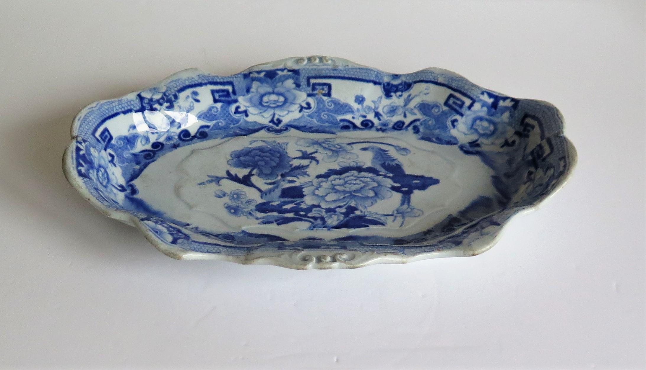 English Mason's Ironstone Serving Dish Blue and White India Pheasants Pattern, circa 1820