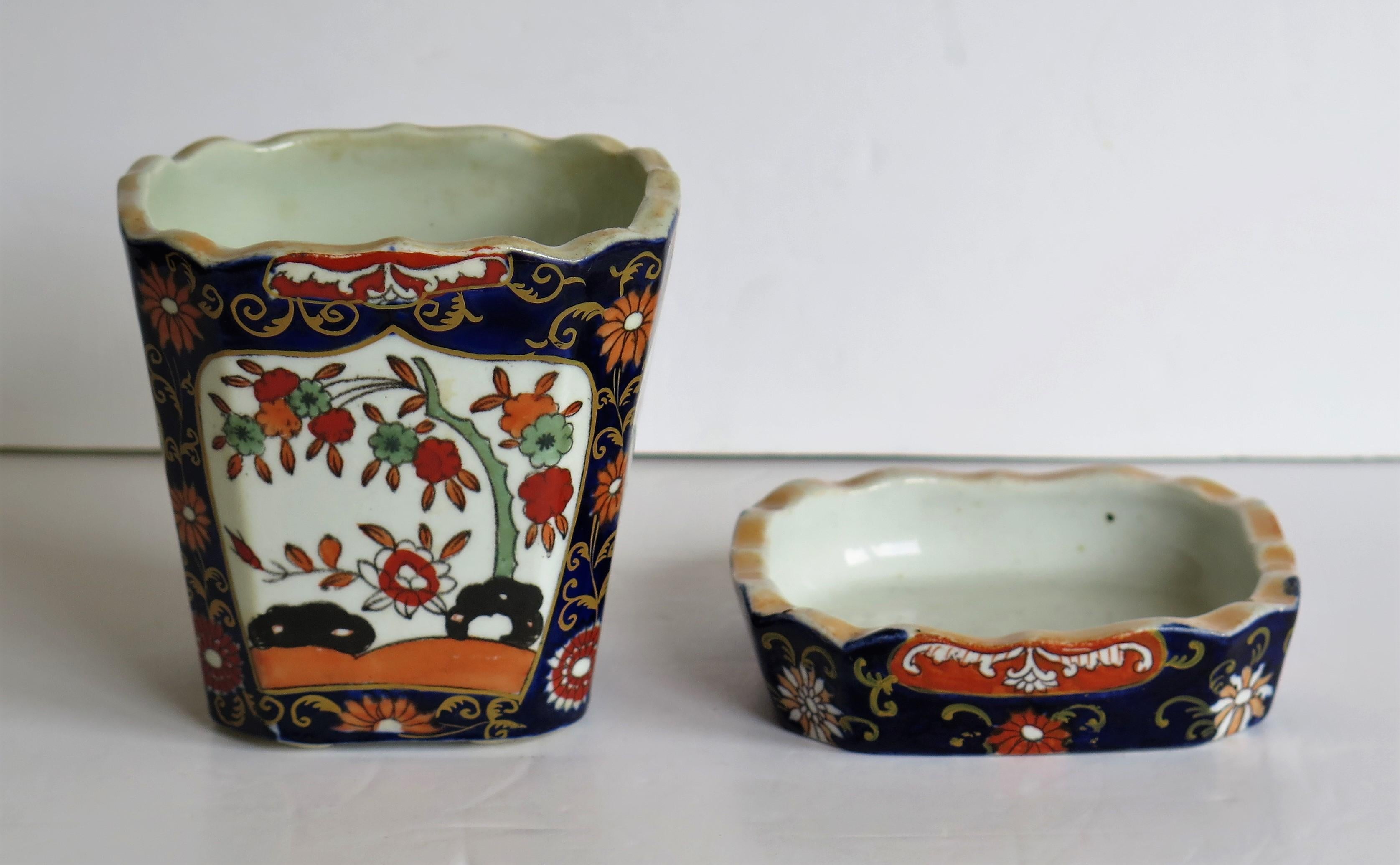 Hand-Painted Mason's Ironstone Small Plant Pot or Jardinière on Stand in Blue Hawthorne Ptn