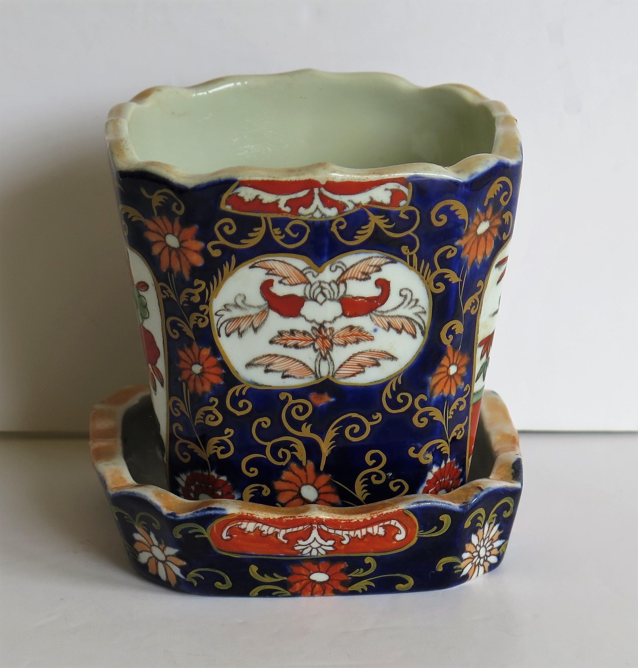 19th Century Mason's Ironstone Small Plant Pot or Jardinière on Stand in Blue Hawthorne Ptn