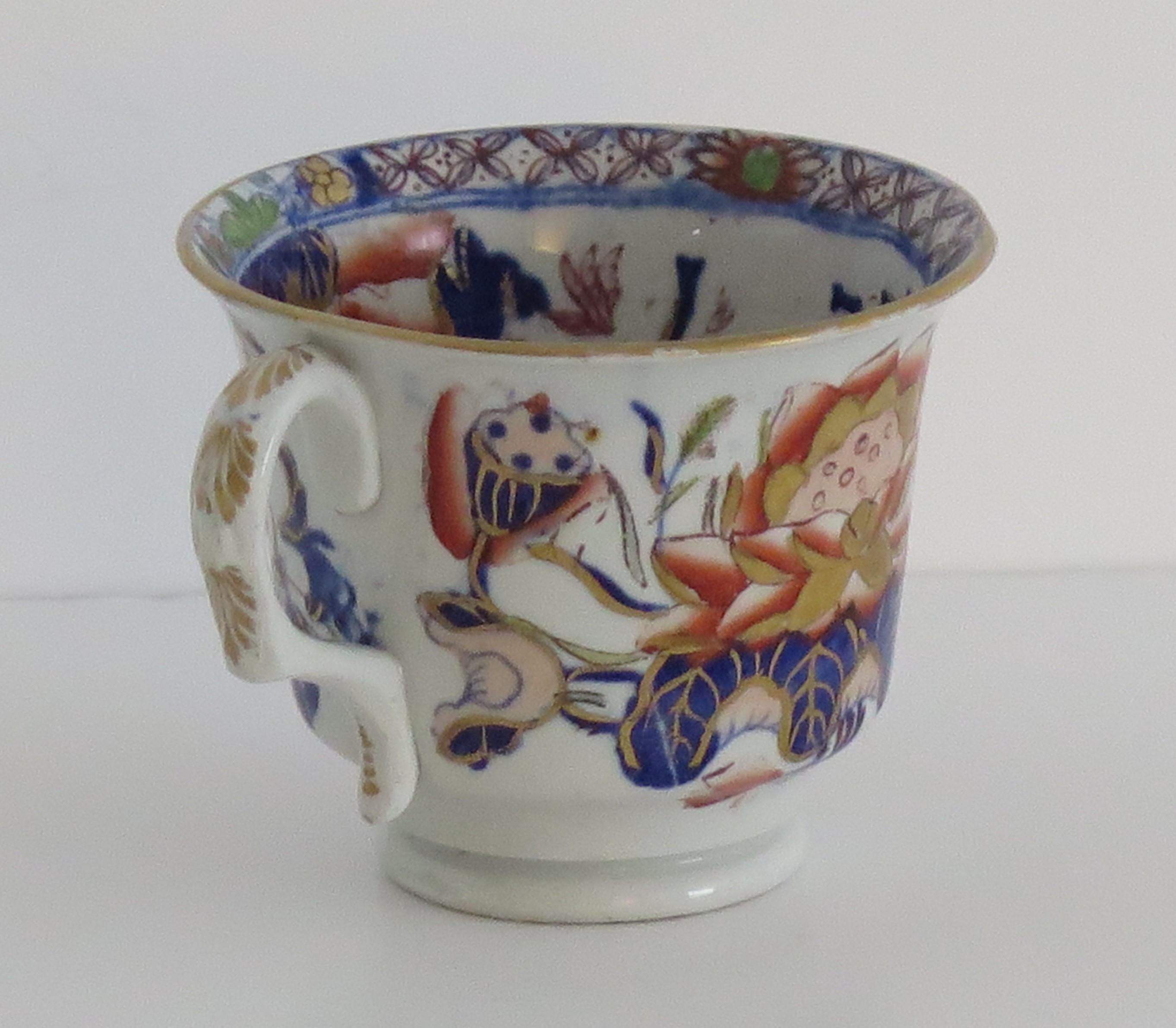 English Mason's Ironstone Tea Cup Hand Painted in Gilded Water Lily Pattern, circa 1835 For Sale