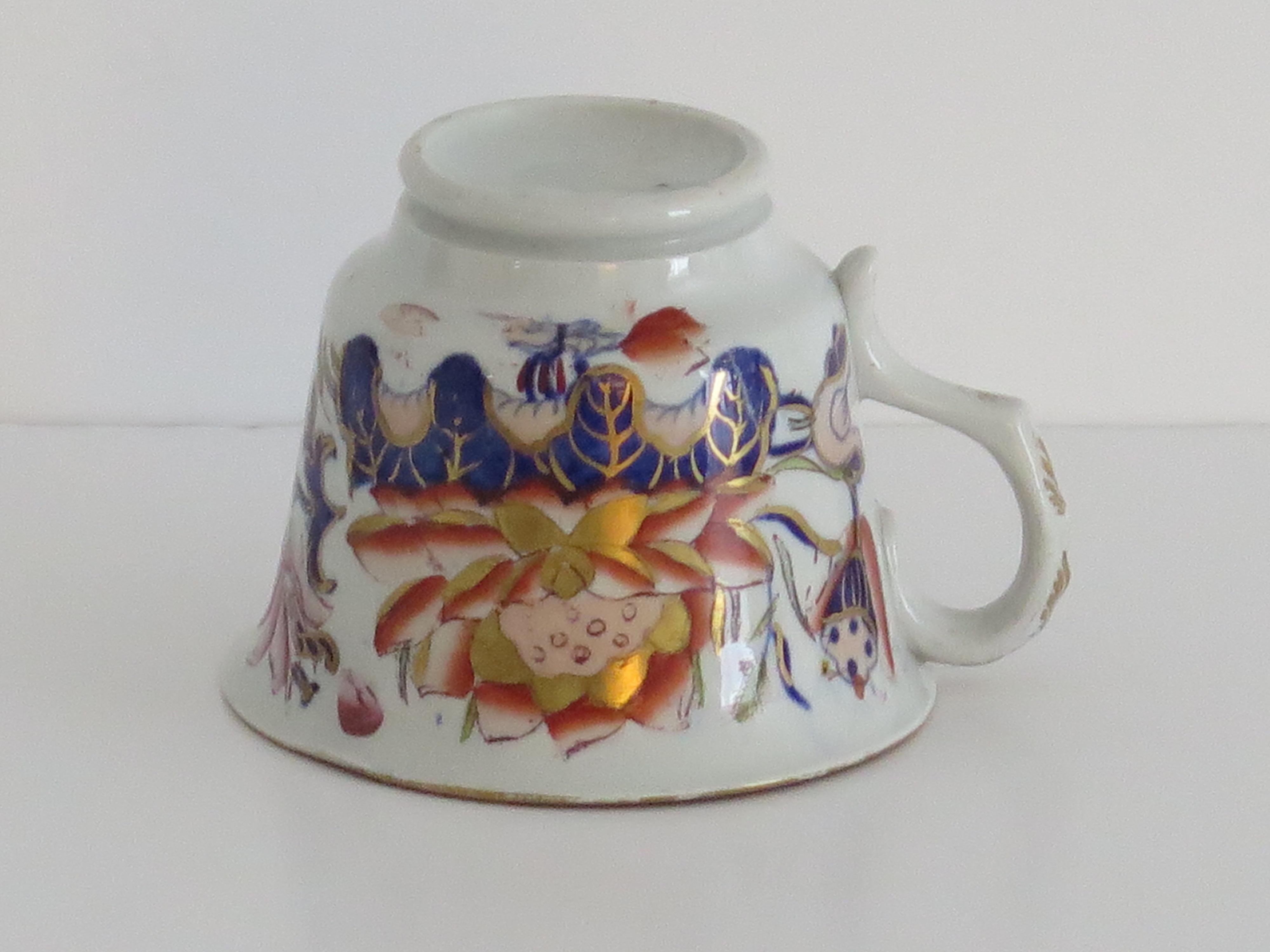 Mason's Ironstone Tea Cup Hand Painted in Gilded Water Lily Pattern, circa 1835 For Sale 2