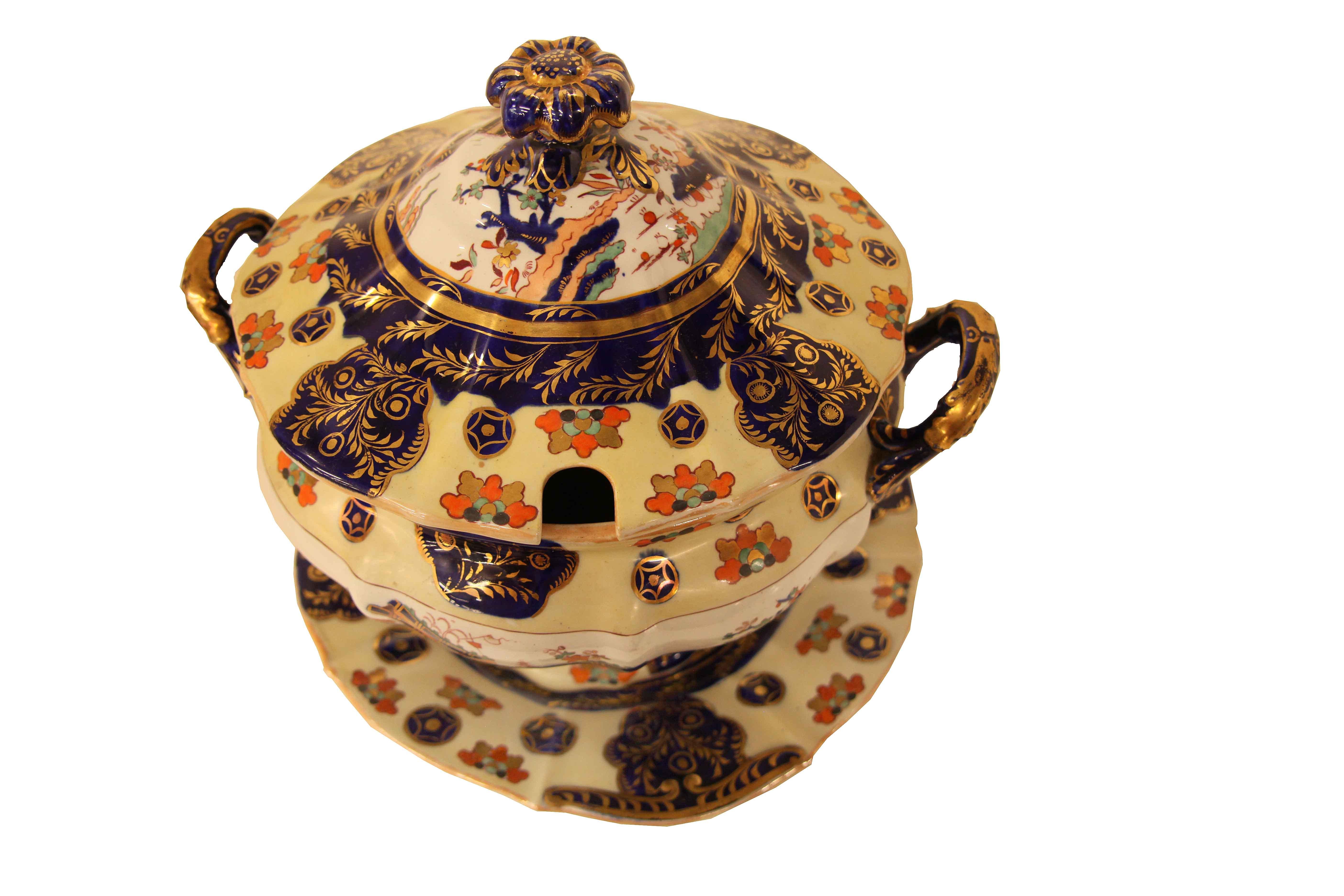 Sopera y bandeja Mason's Ironstone Pintado a mano en venta