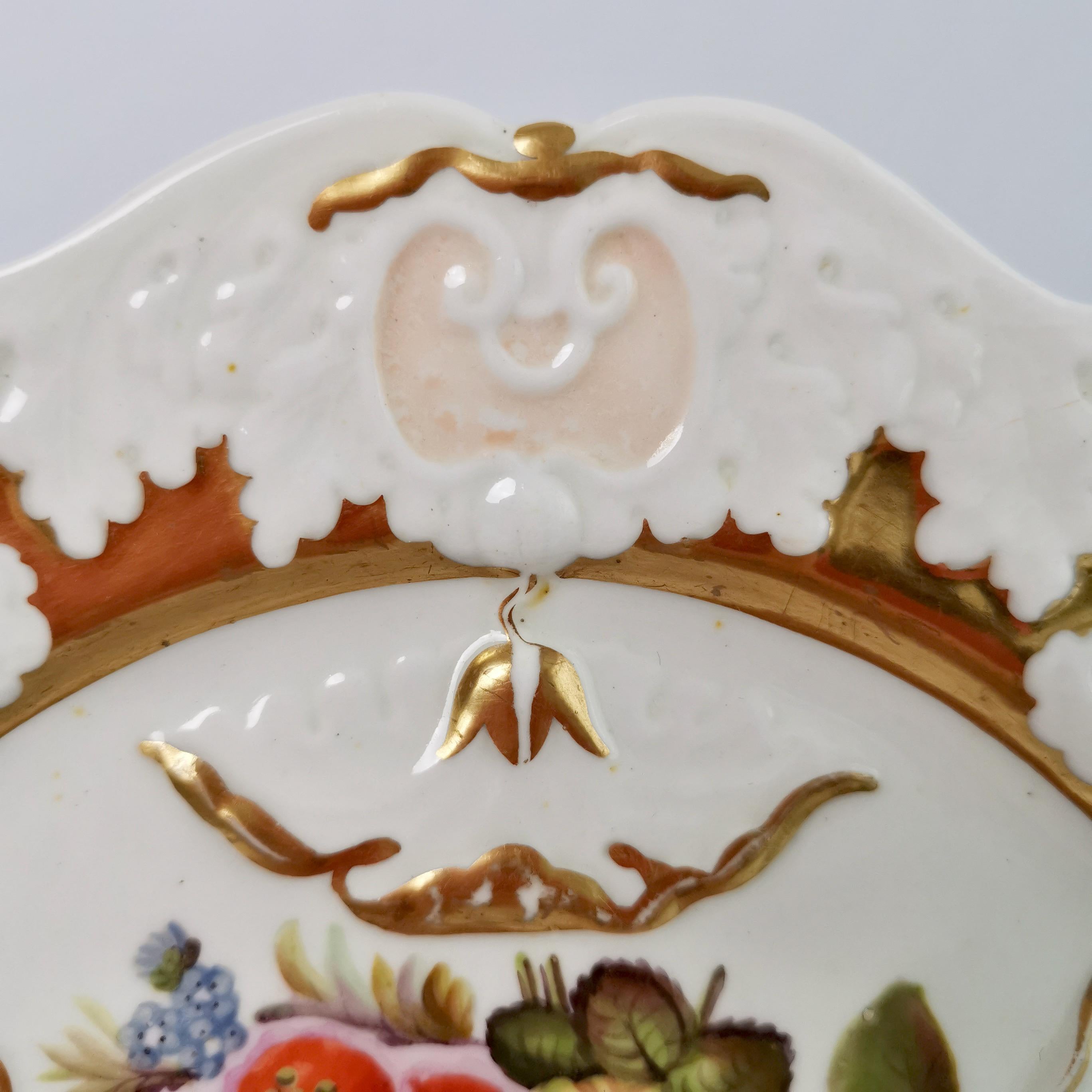 Mason's Porcelain Plate, Cabbage Moulding, Gilt and Flowers, Regency 1815-1820 In Good Condition In London, GB