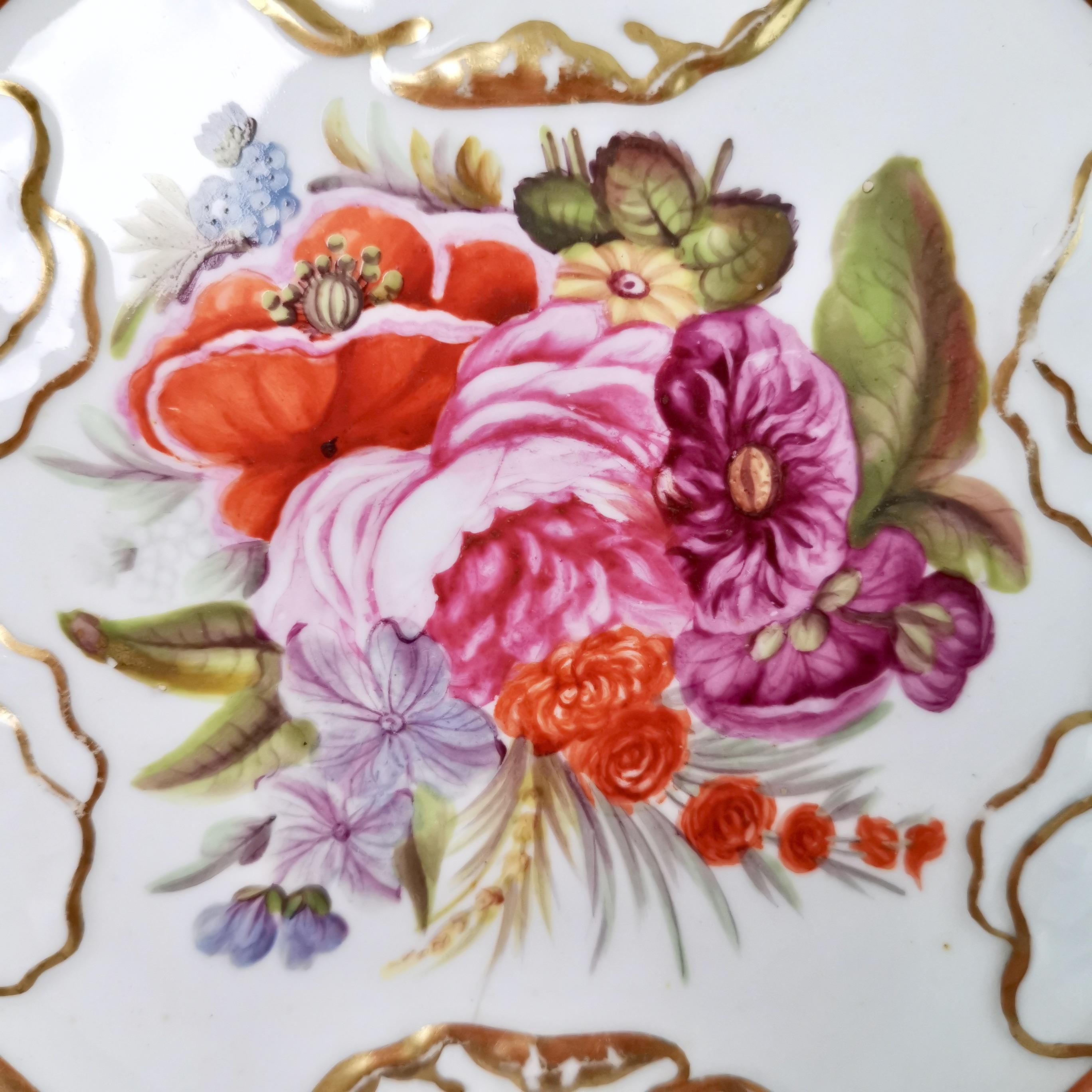 Hand-Painted Mason's Porcelain Plate, Cabbage Moulding, Gilt and Flowers, Regency 1815-1820