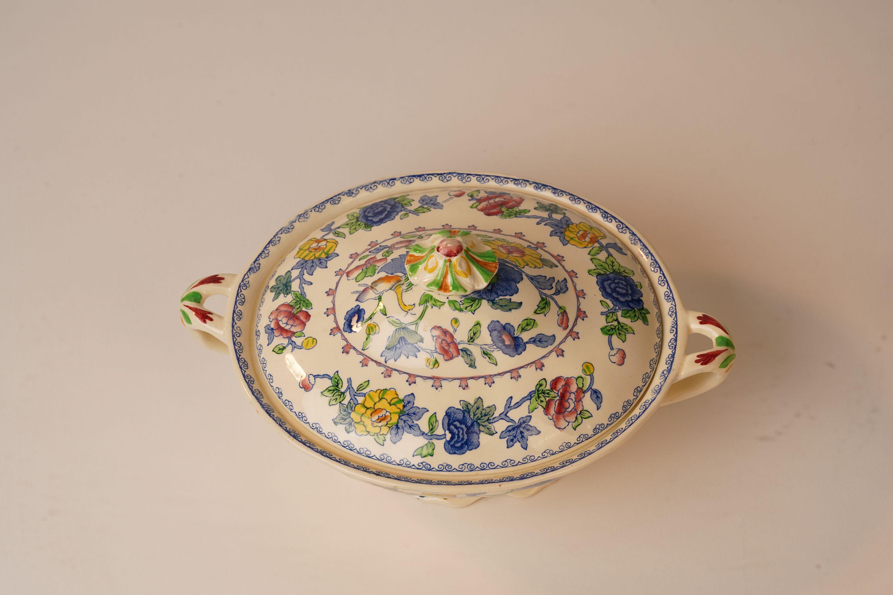 Hand-Painted Mason's Regency Ironstone, 23-Piece Dinner Service, Circa 1920 For Sale