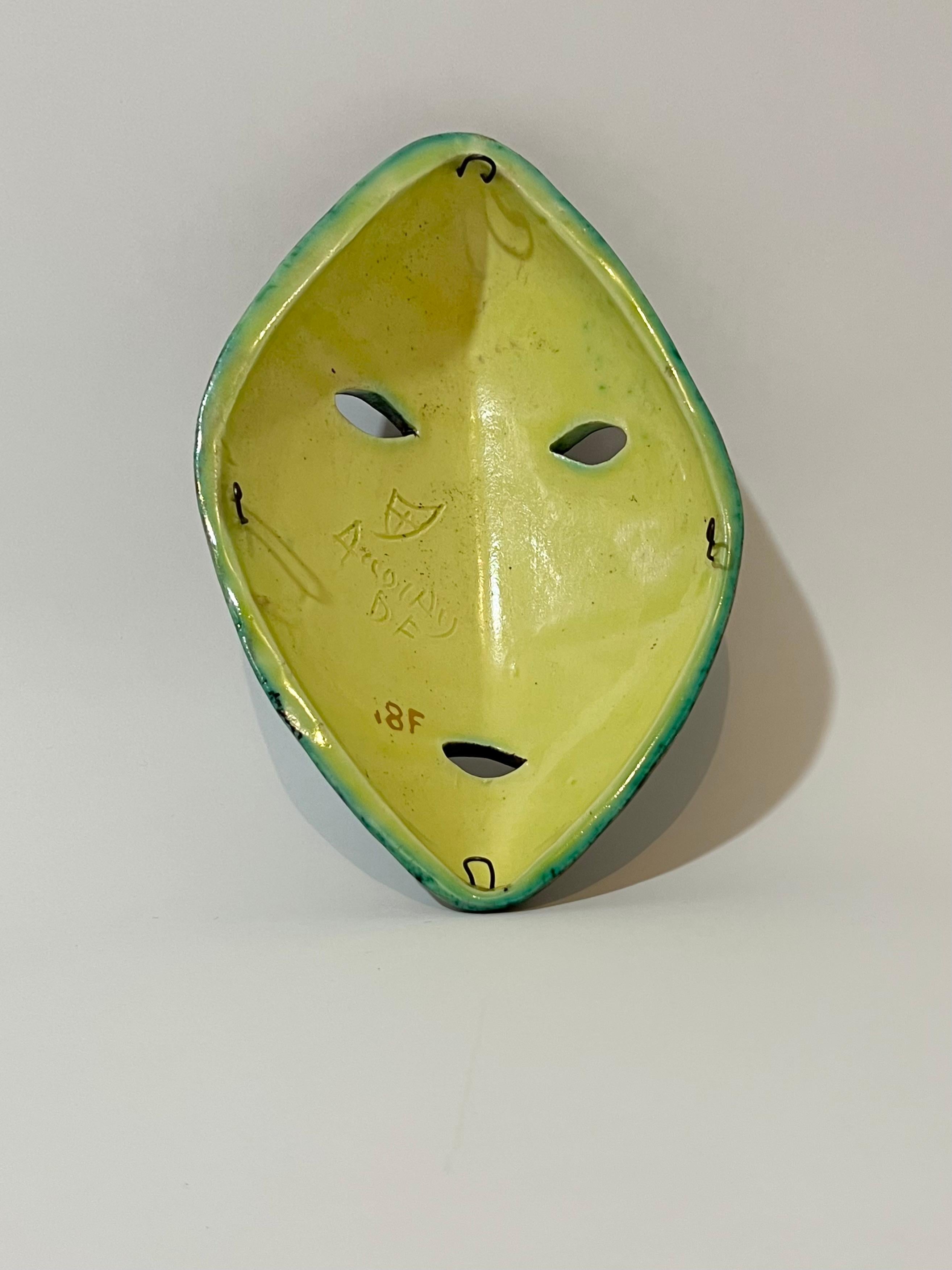 Masque en céramique des poteries d'Accolay, France, années 1960 Excellent état - En vente à THONON-LES-BAINS, FR